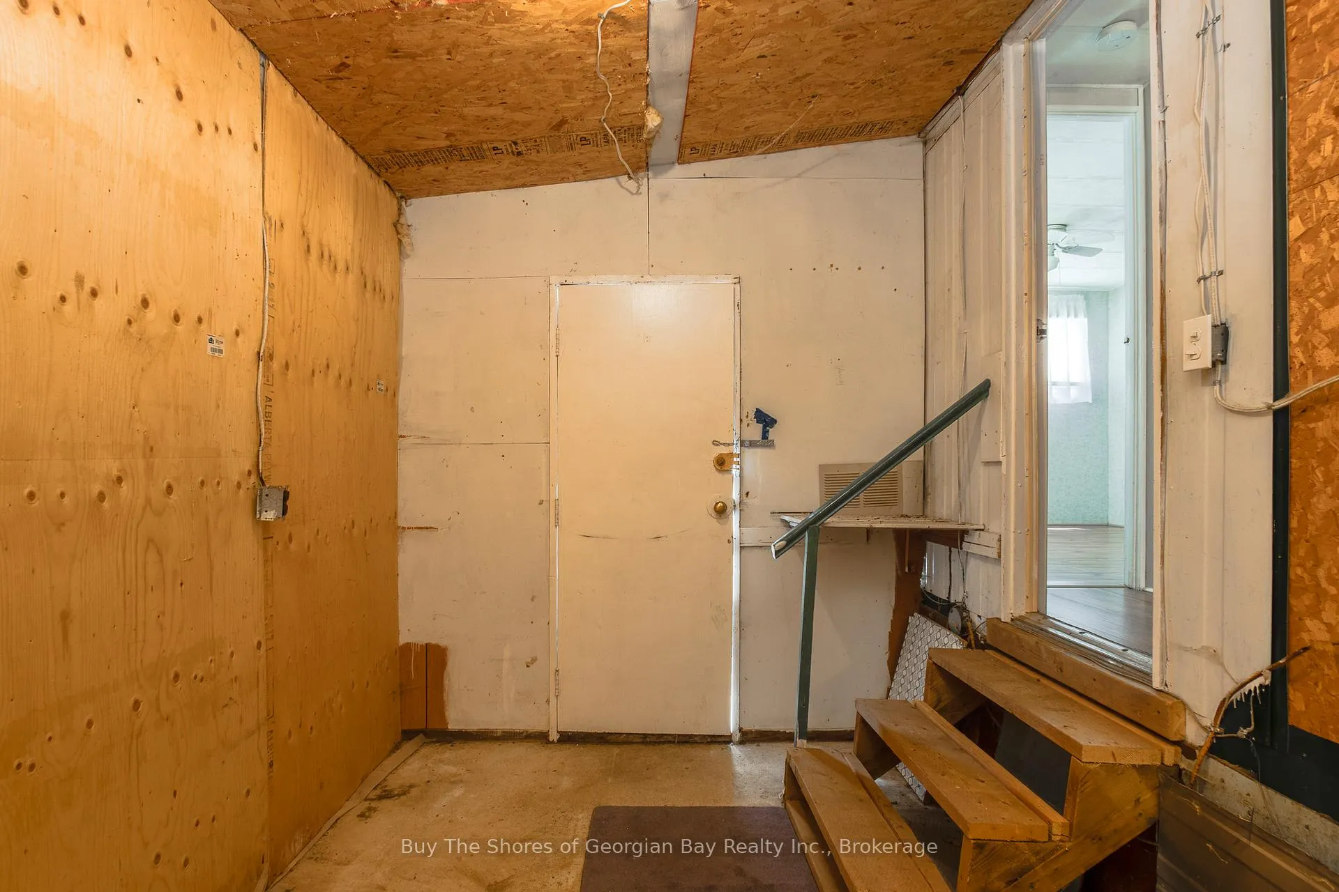 Photo 19 of 10 Maple Lane, Midland — HOMEH