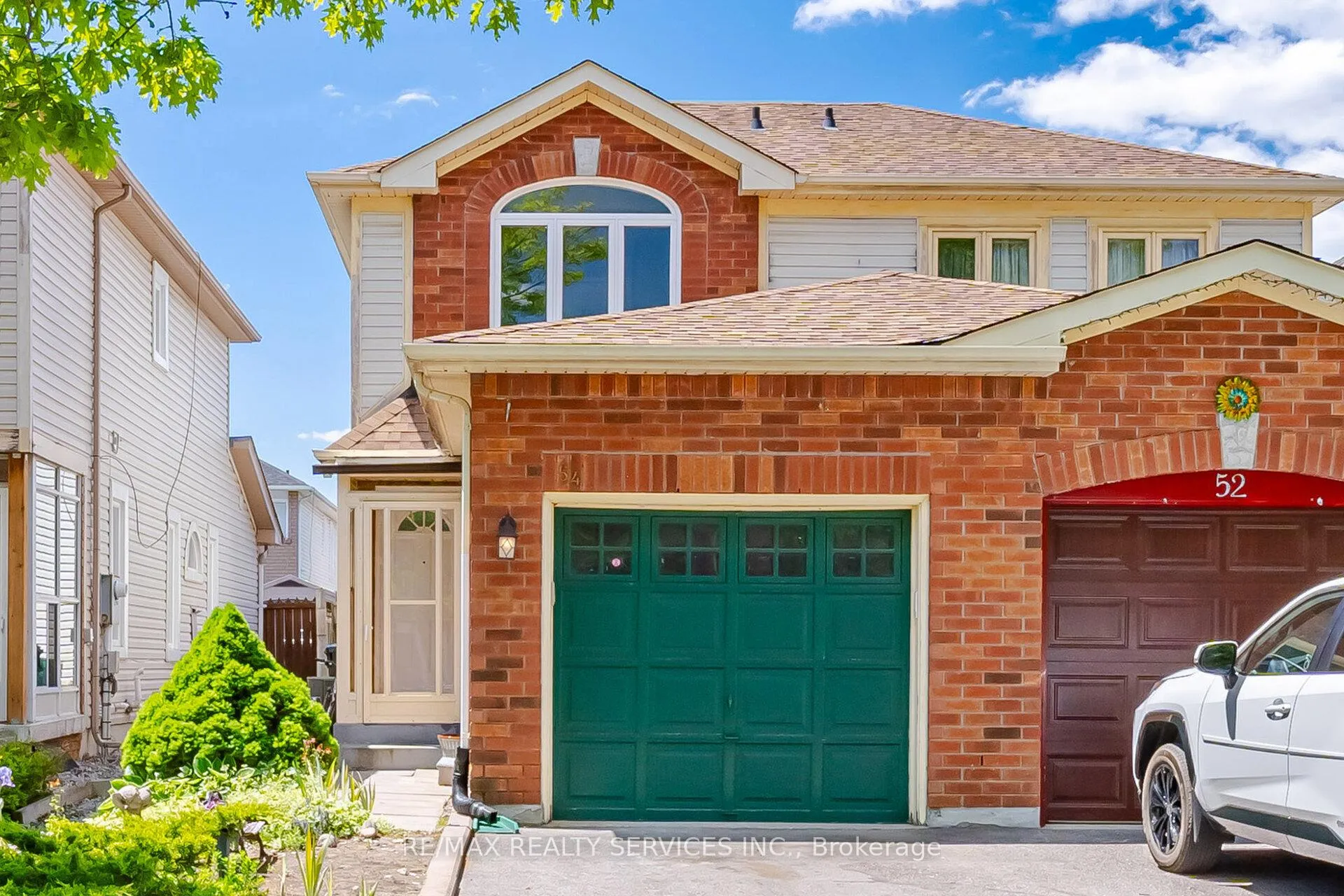 Photo 1 of 54 Yellow Brick Road, Brampton, Brampton North — HOMEH
