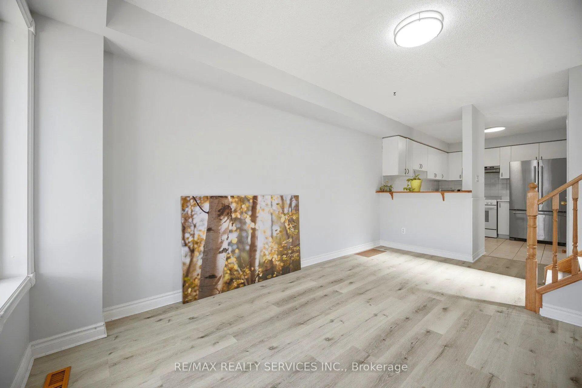 Photo 15 of 54 Yellow Brick Road, Brampton, Brampton North — HOMEH