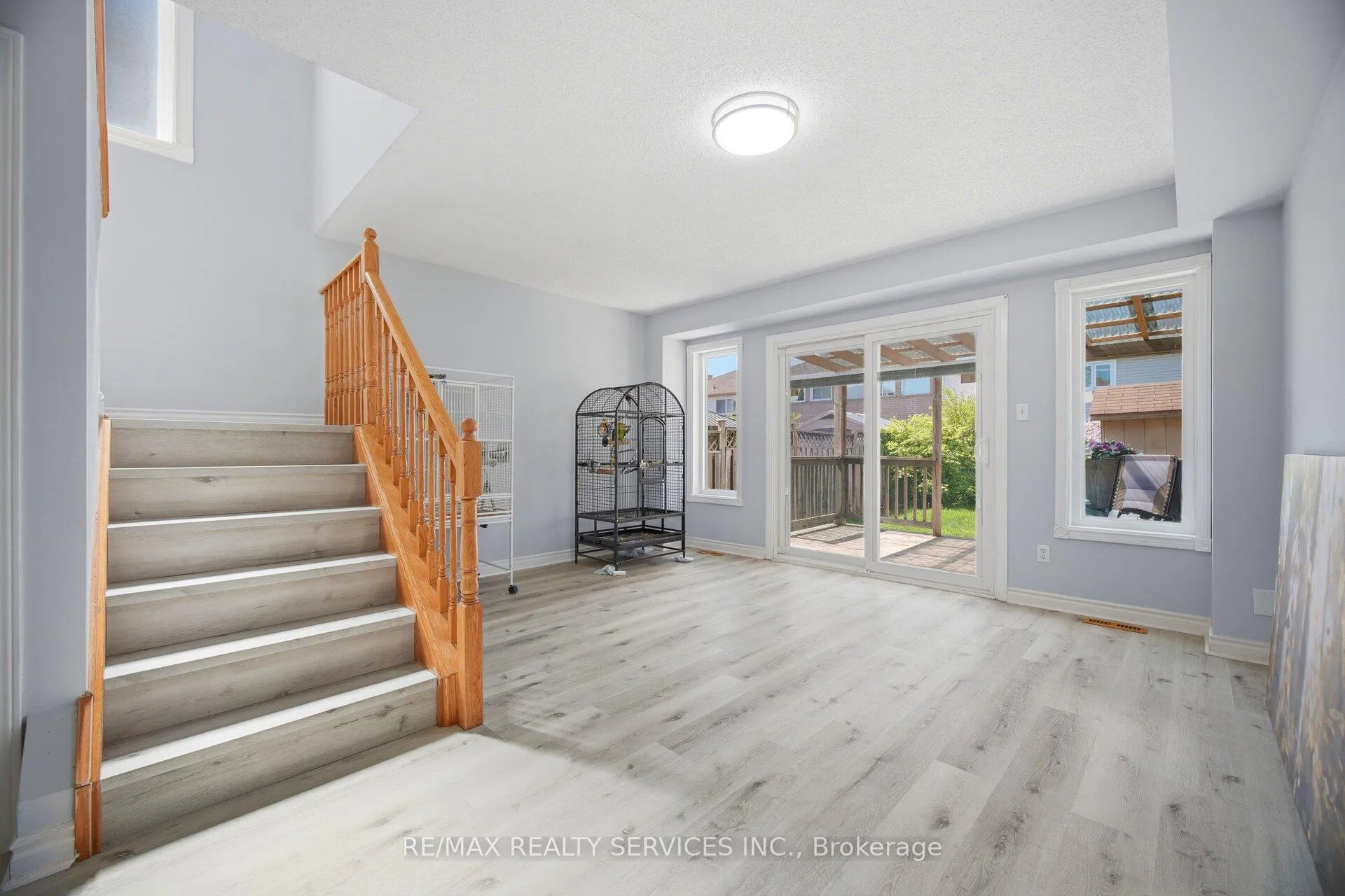 Photo 17 of 54 Yellow Brick Road, Brampton, Brampton North — HOMEH