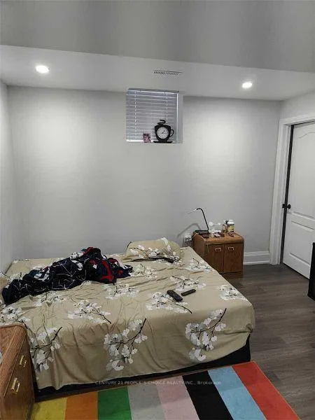 Photo 2 of Unit A, 35 Kingsplate Crescent, Etobicoke, West Humber-Clairville — HOMEH