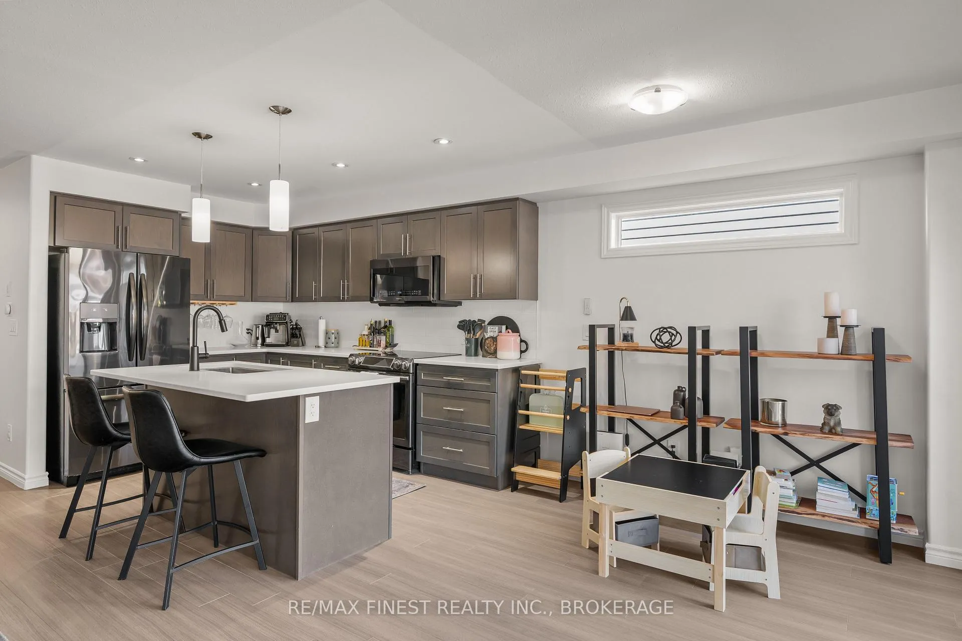 Photo 11 of 1158 Horizon Drive, Kingston, City Northwest — HOMEH