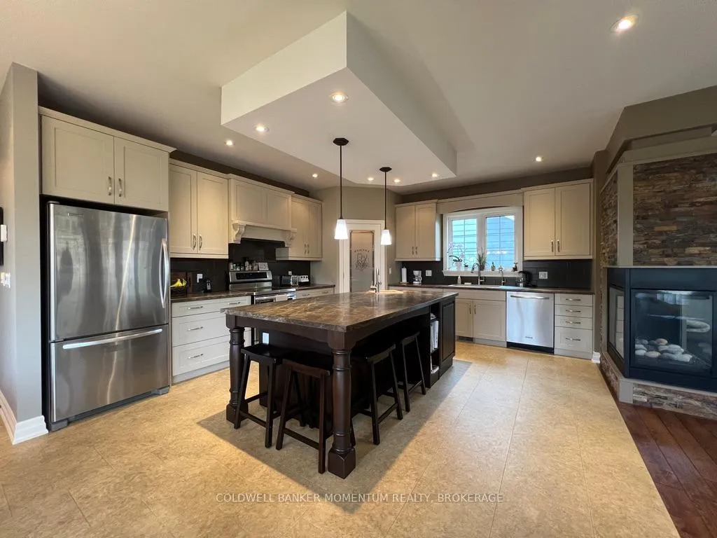 Photo 2 of 22 John Street, St. Catharines, Port Dalhousie — HOMEH