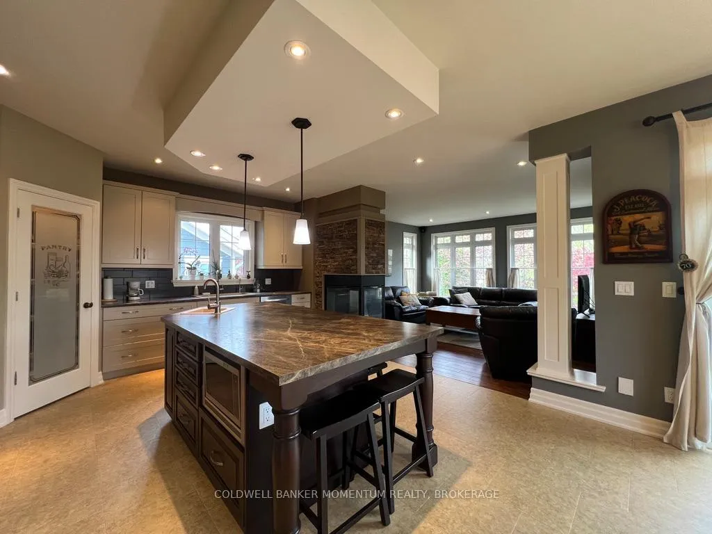 Photo 3 of 22 John Street, St. Catharines, Port Dalhousie — HOMEH