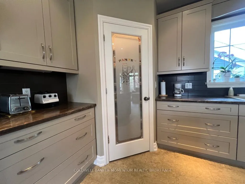 Photo 5 of 22 John Street, St. Catharines, Port Dalhousie — HOMEH