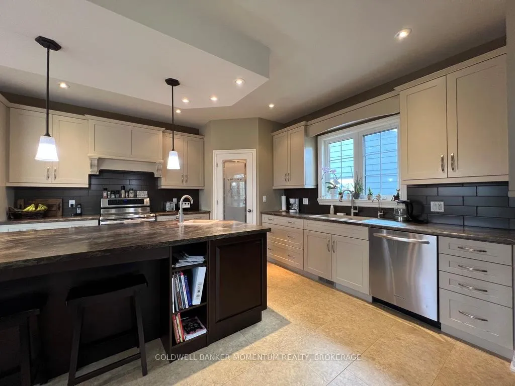Photo 8 of 22 John Street, St. Catharines, Port Dalhousie — HOMEH