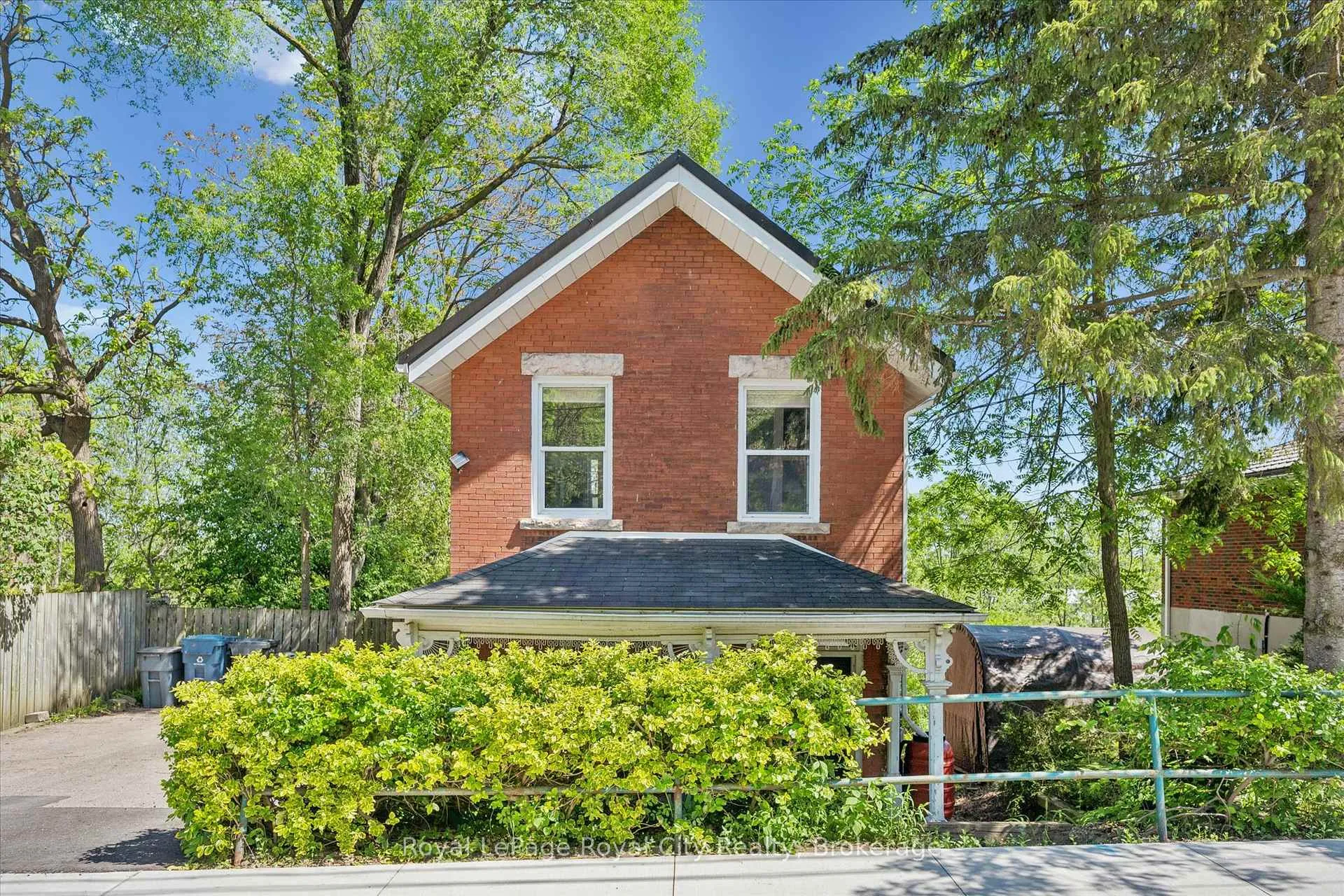 Photo 4 of 115 Grove Street, Guelph, St. George's — HOMEH
