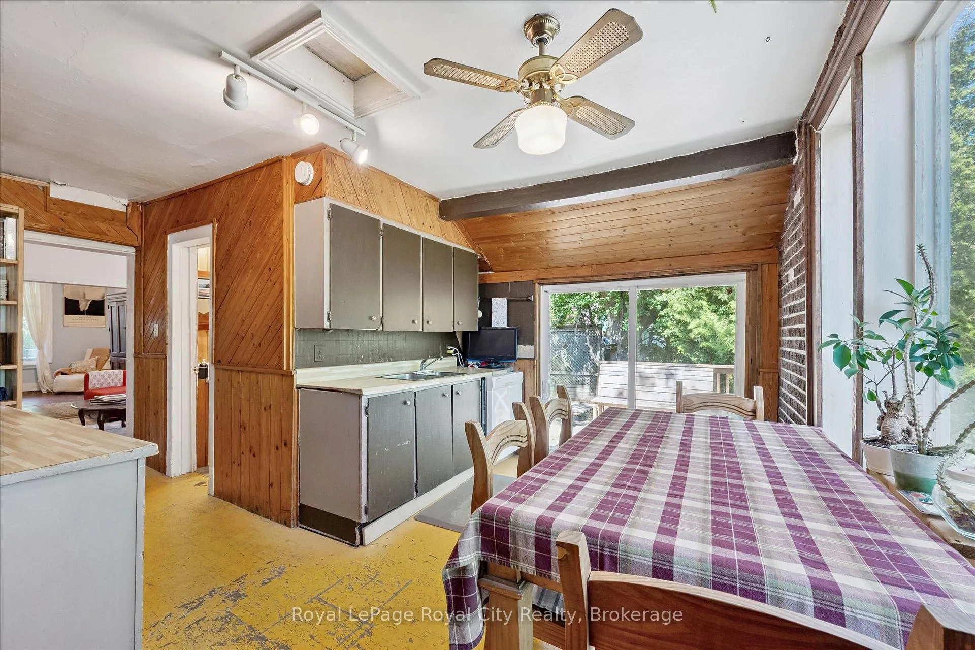 Photo 18 of 115 Grove Street, Guelph, St. George's — HOMEH
