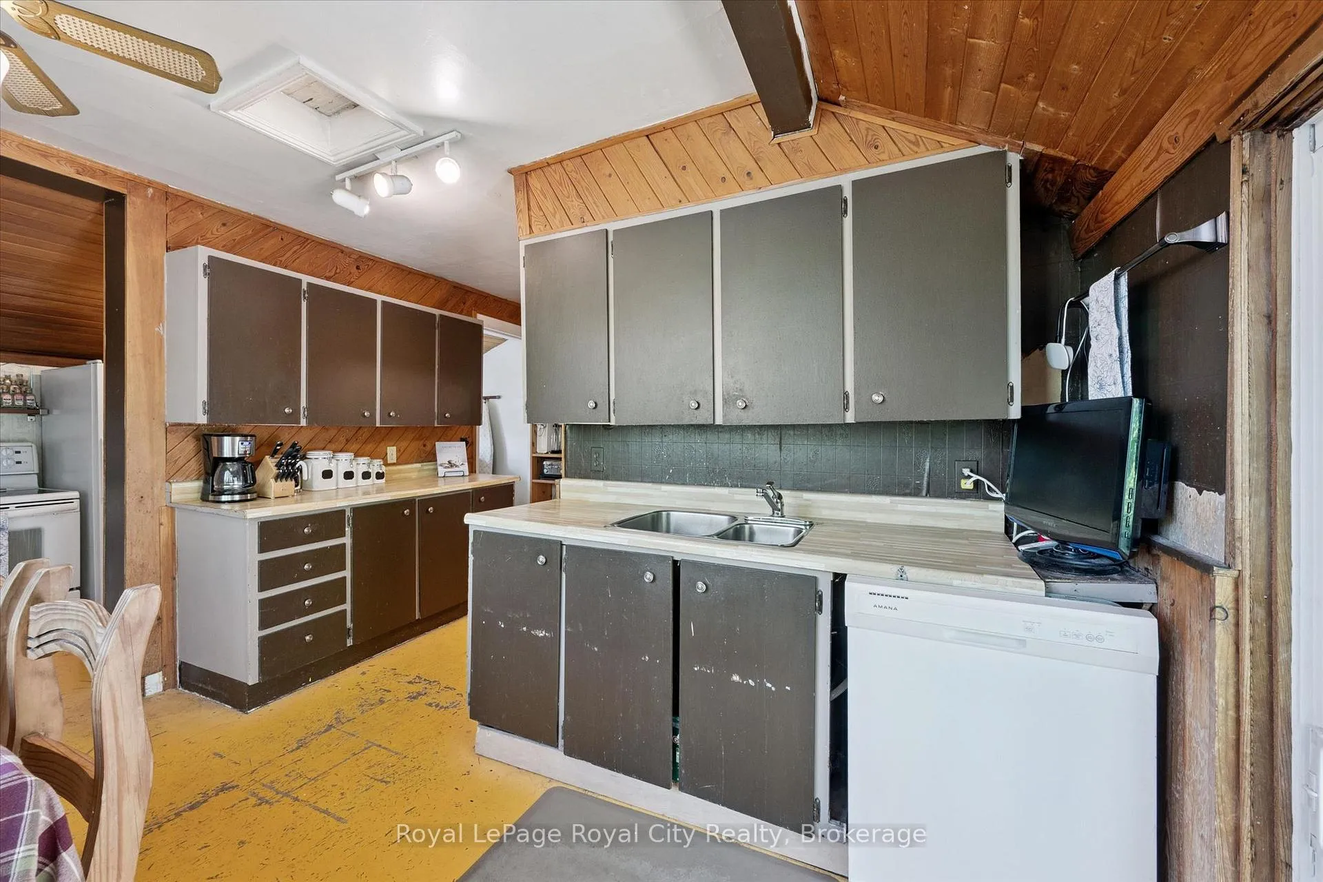 Photo 23 of 115 Grove Street, Guelph, St. George's — HOMEH