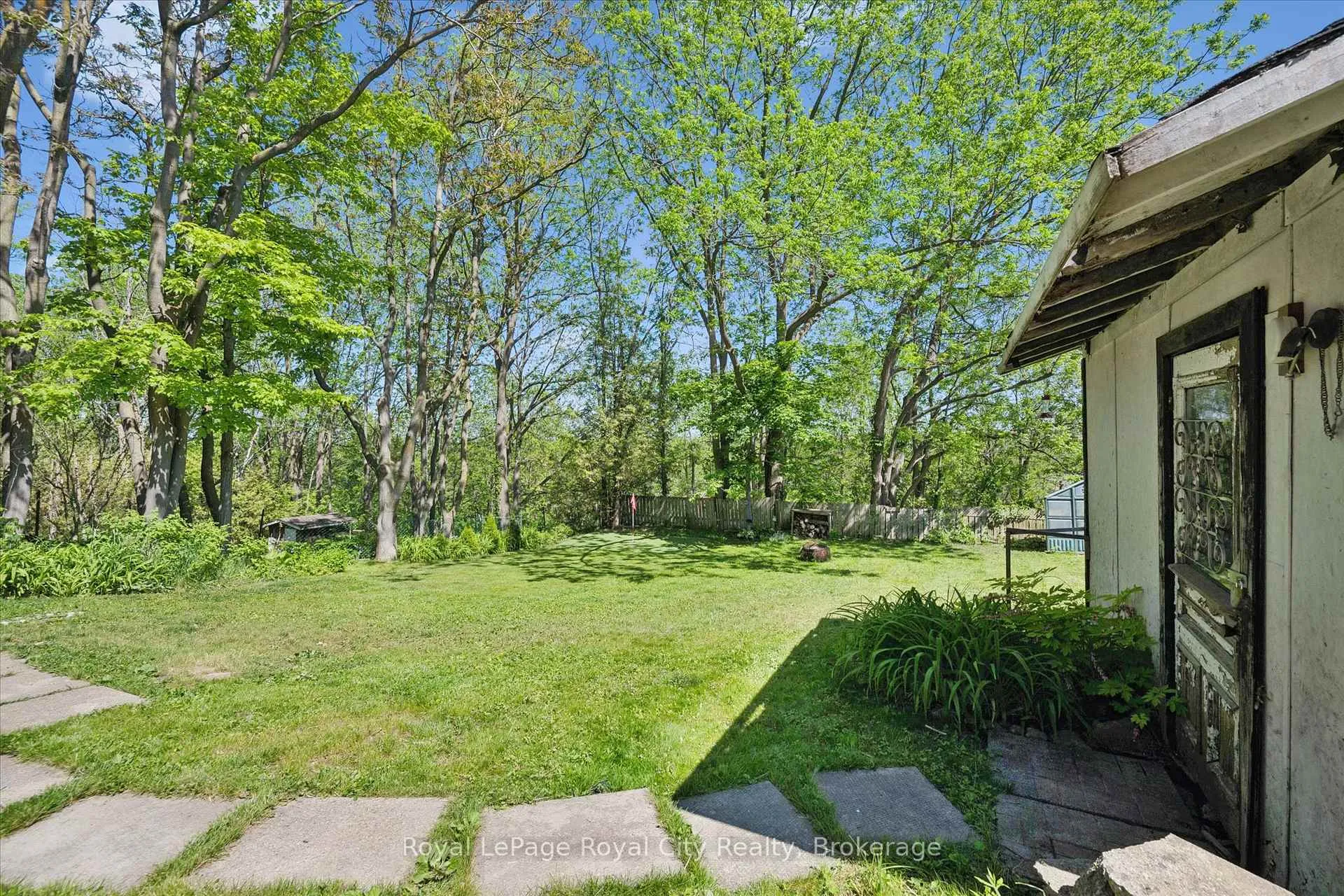 Photo 40 of 115 Grove Street, Guelph, St. George's — HOMEH