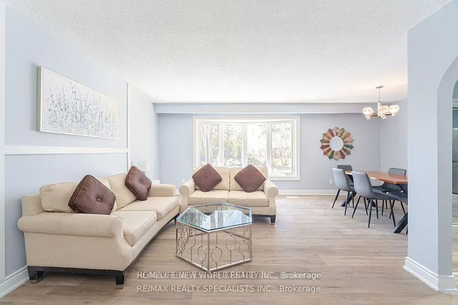 Photo 4 of 13 Caledon Crescent, Brampton, Brampton East — HOMEH