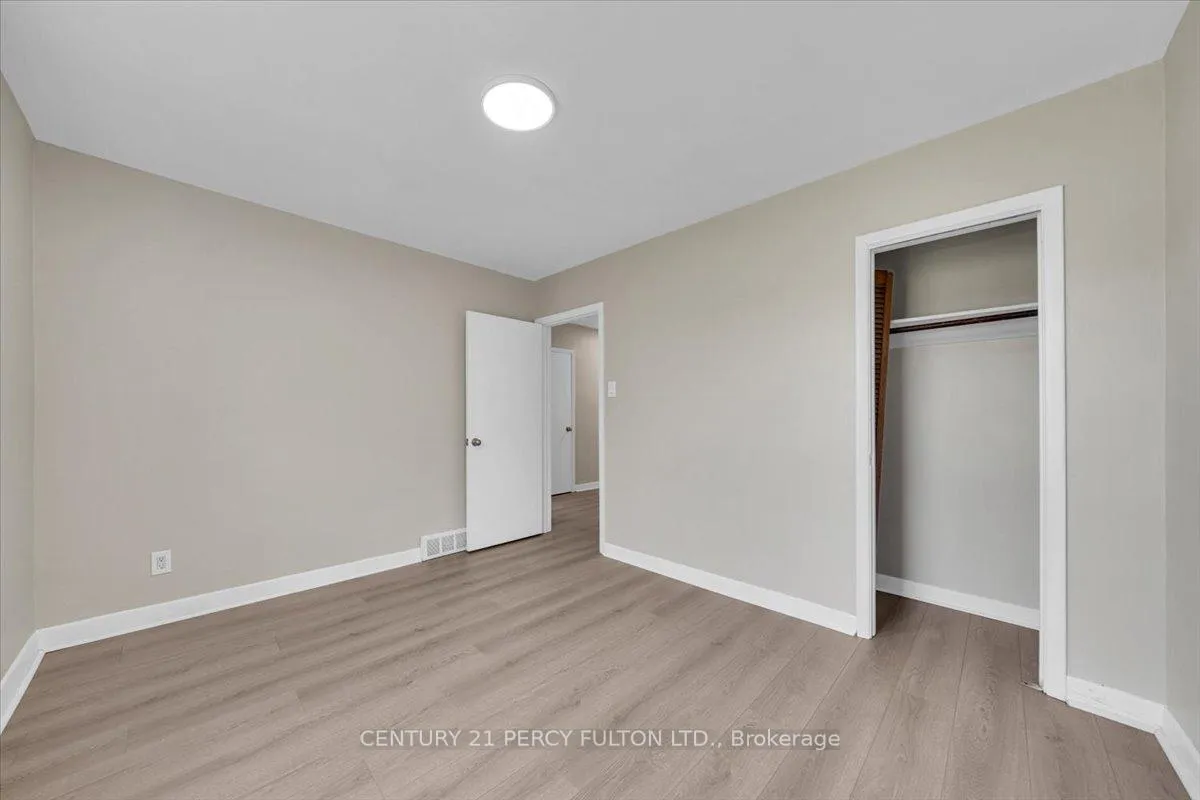 Photo 12 of 55 Cornwallis Drive, Scarborough, Dorset Park — HOMEH
