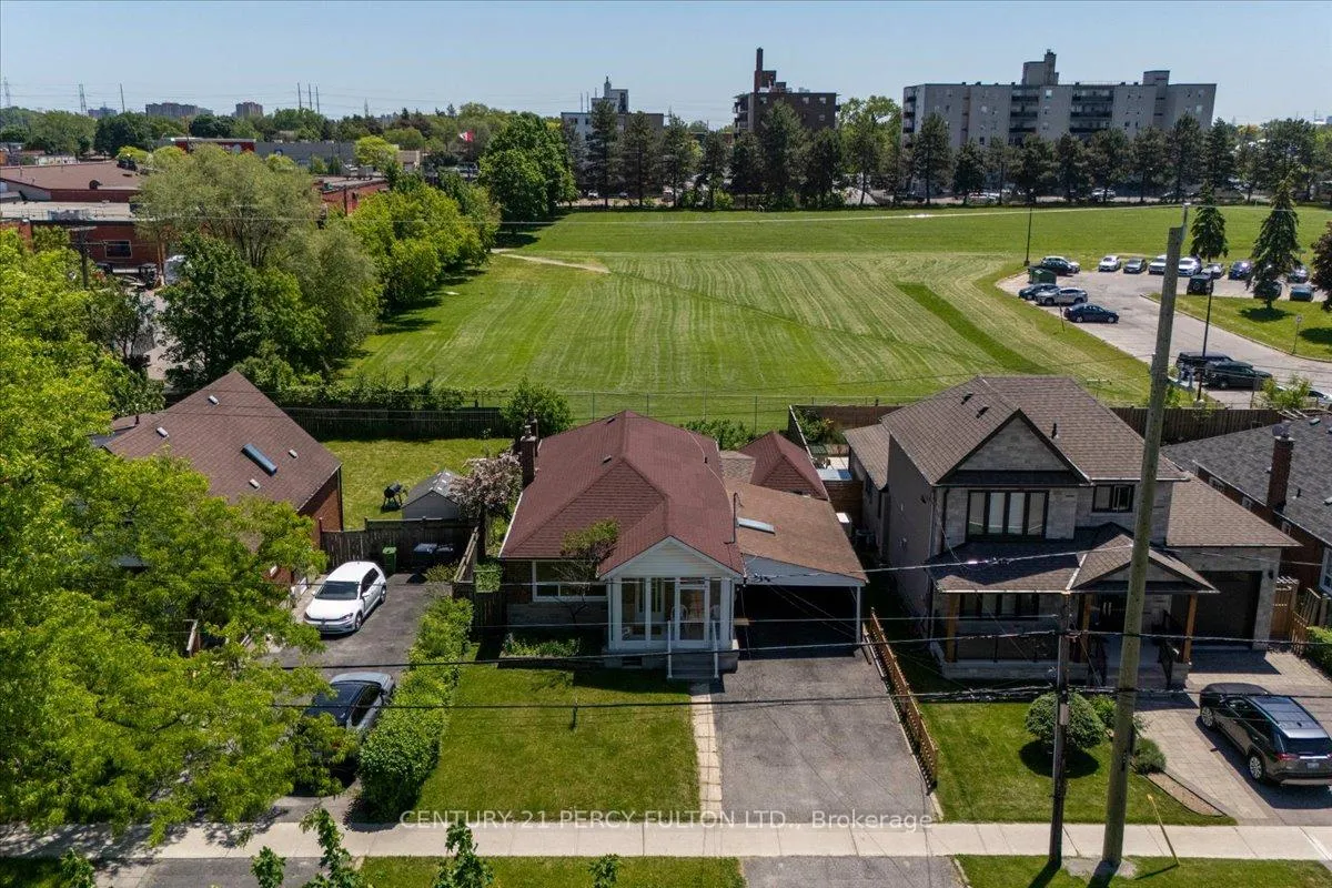Photo 19 of 55 Cornwallis Drive, Scarborough, Dorset Park — HOMEH