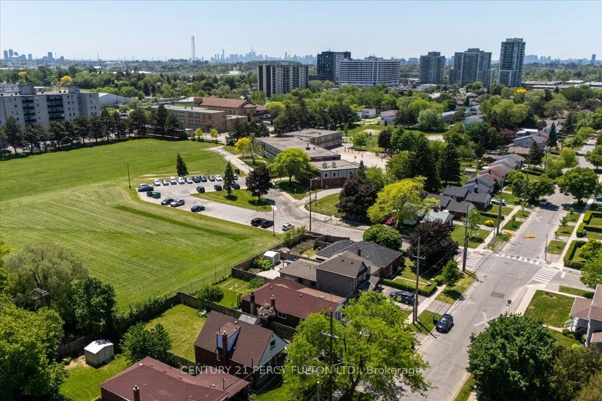 Photo 20 of 55 Cornwallis Drive, Scarborough, Dorset Park — HOMEH