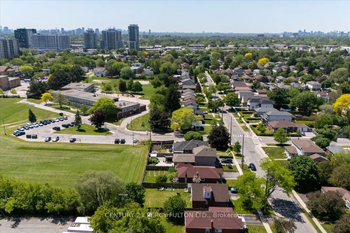 Photo 21 of 55 Cornwallis Drive, Scarborough, Dorset Park — HOMEH