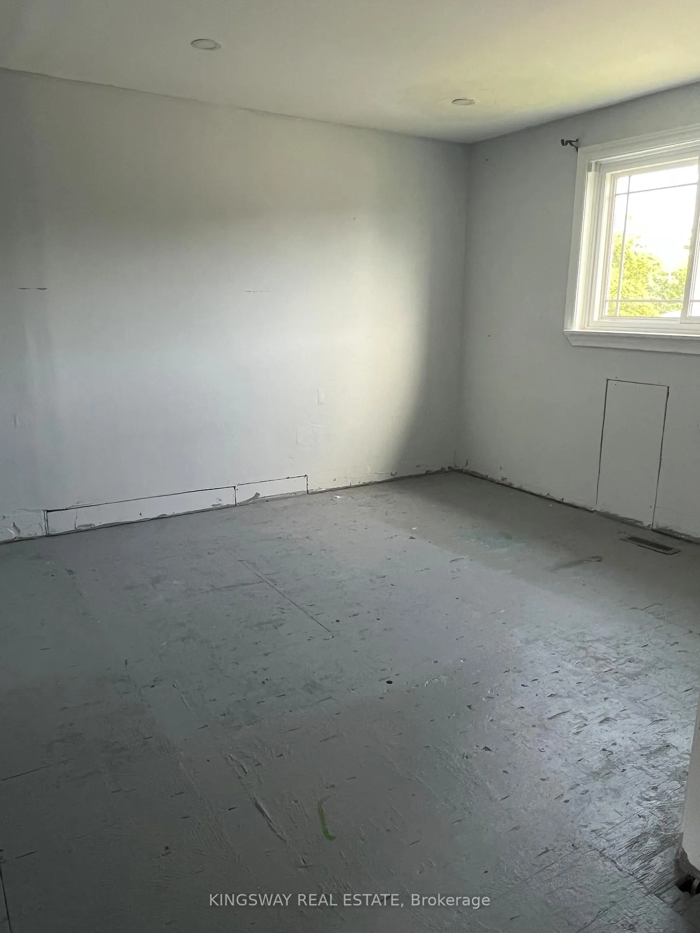 Photo 6 of 18 Gemshaw Crescent, Scarborough, Malvern — HOMEH