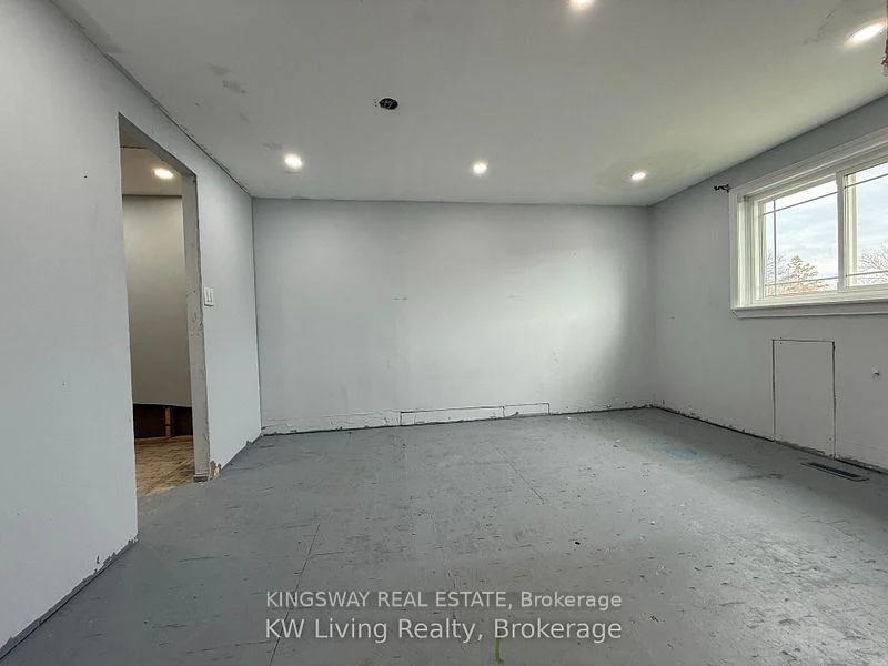 Photo 10 of 18 Gemshaw Crescent, Scarborough, Malvern — HOMEH