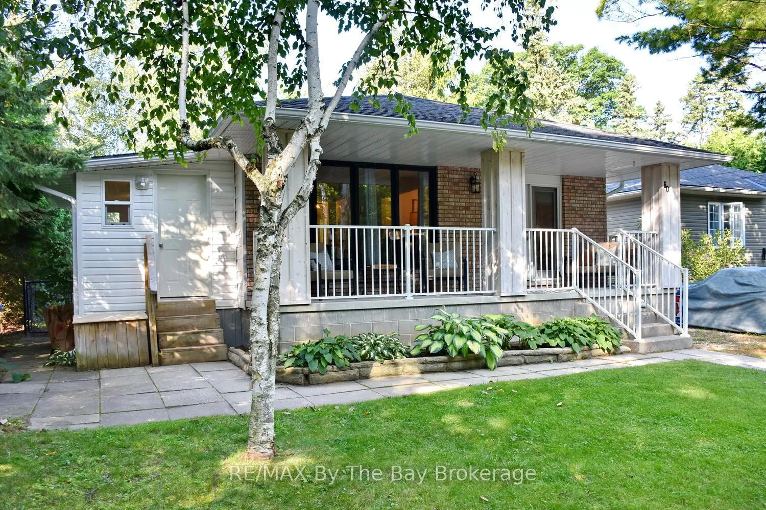 Photo 3 of 60 57th Street S, Wasaga Beach — HOMEH