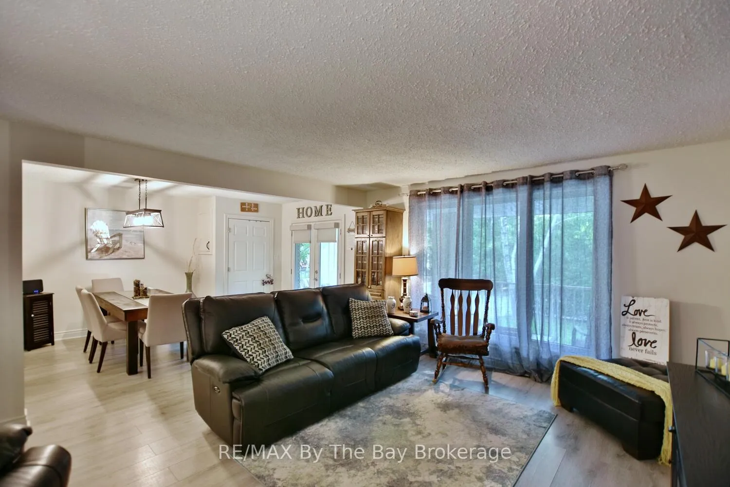 Photo 8 of 60 57th Street S, Wasaga Beach — HOMEH