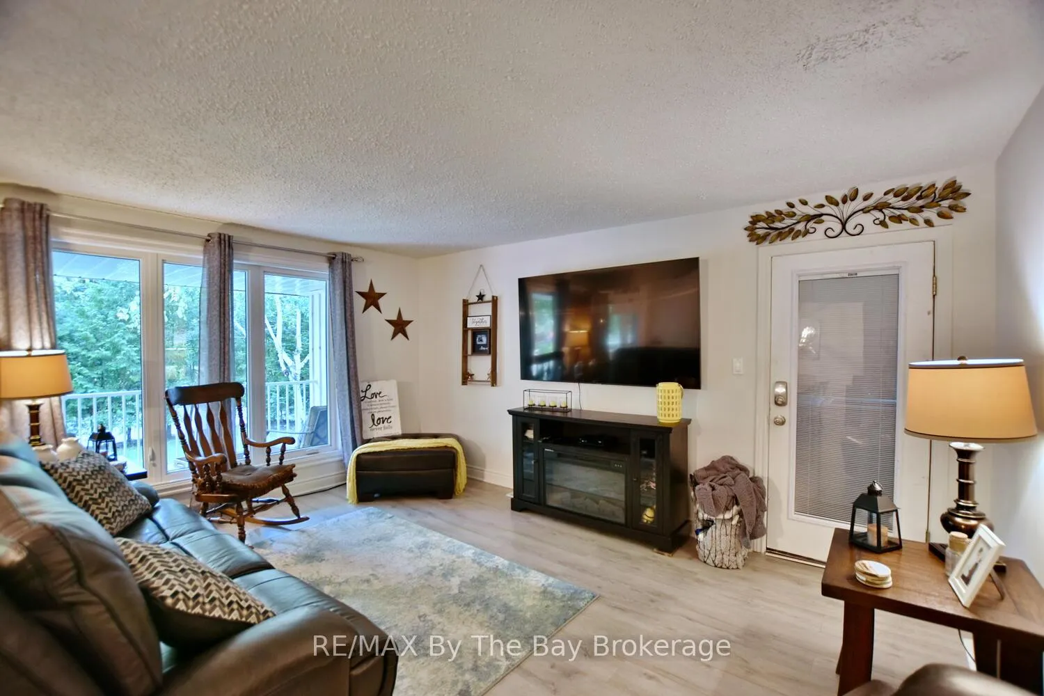 Photo 11 of 60 57th Street S, Wasaga Beach — HOMEH