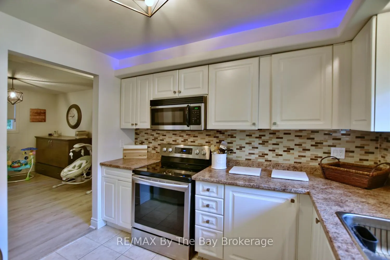 Photo 16 of 60 57th Street S, Wasaga Beach — HOMEH