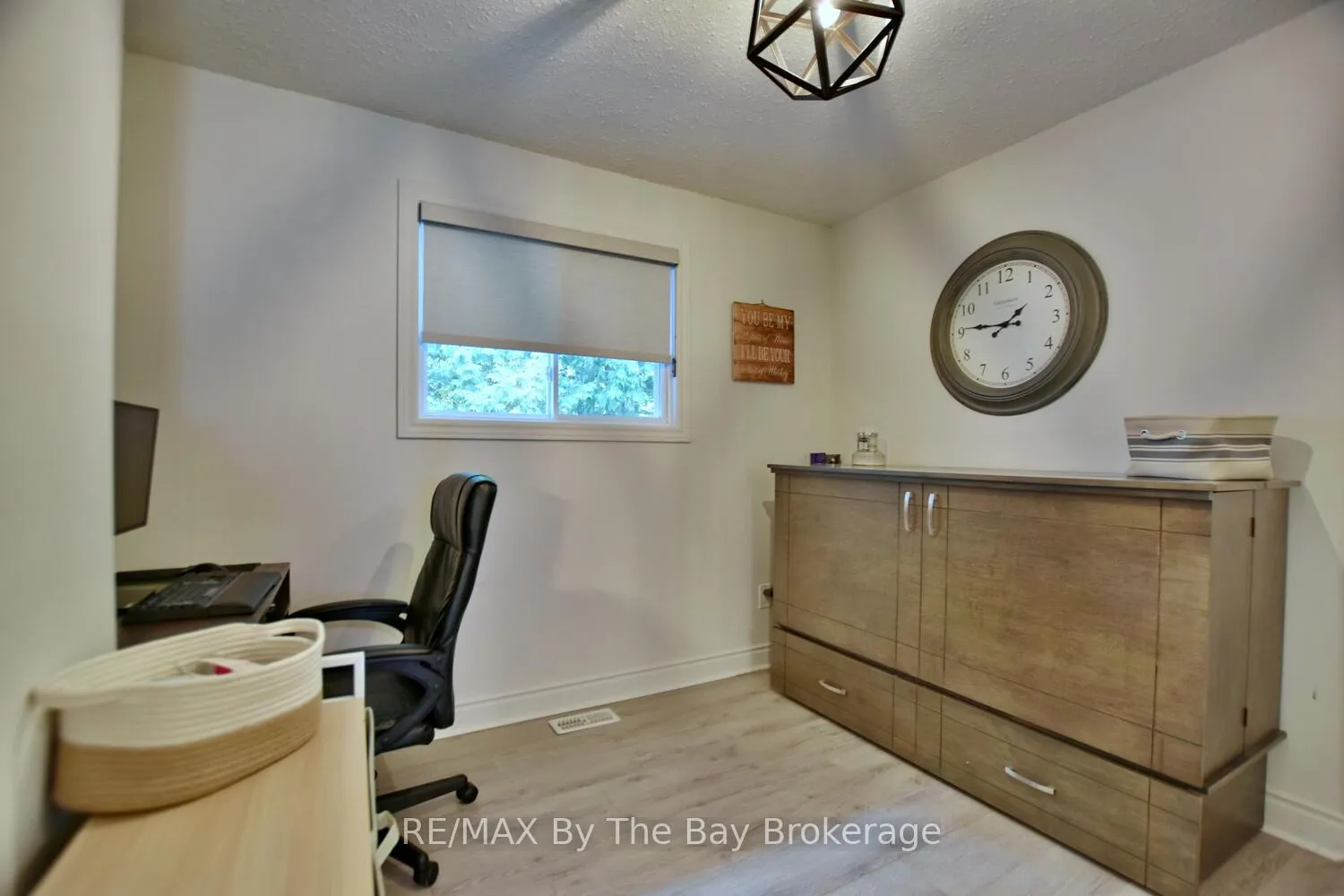 Photo 17 of 60 57th Street S, Wasaga Beach — HOMEH