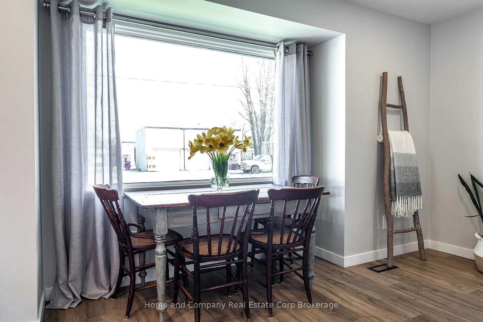 Photo 6 of 577 Albert Street, Stratford — HOMEH