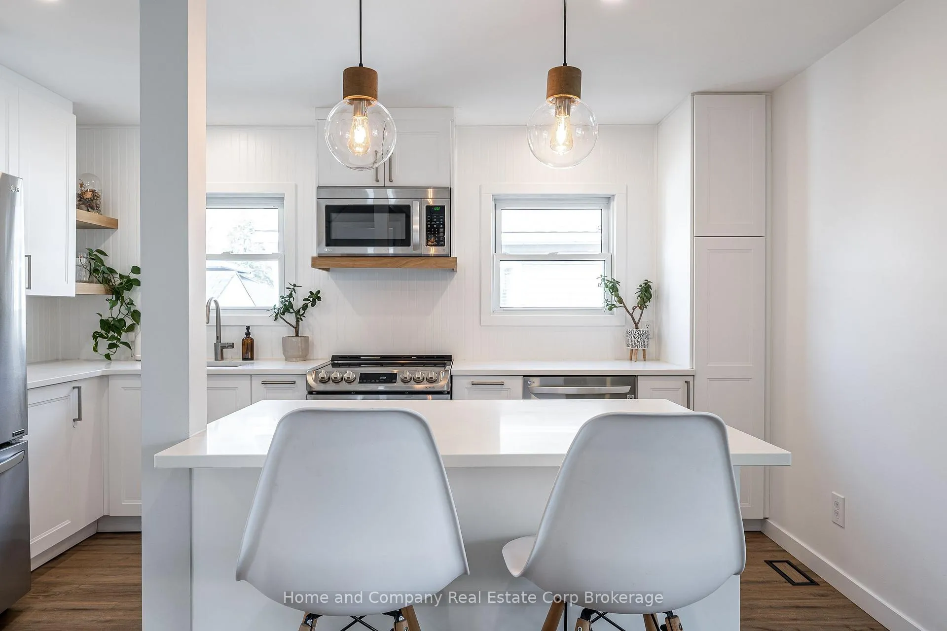 Photo 9 of 577 Albert Street, Stratford — HOMEH
