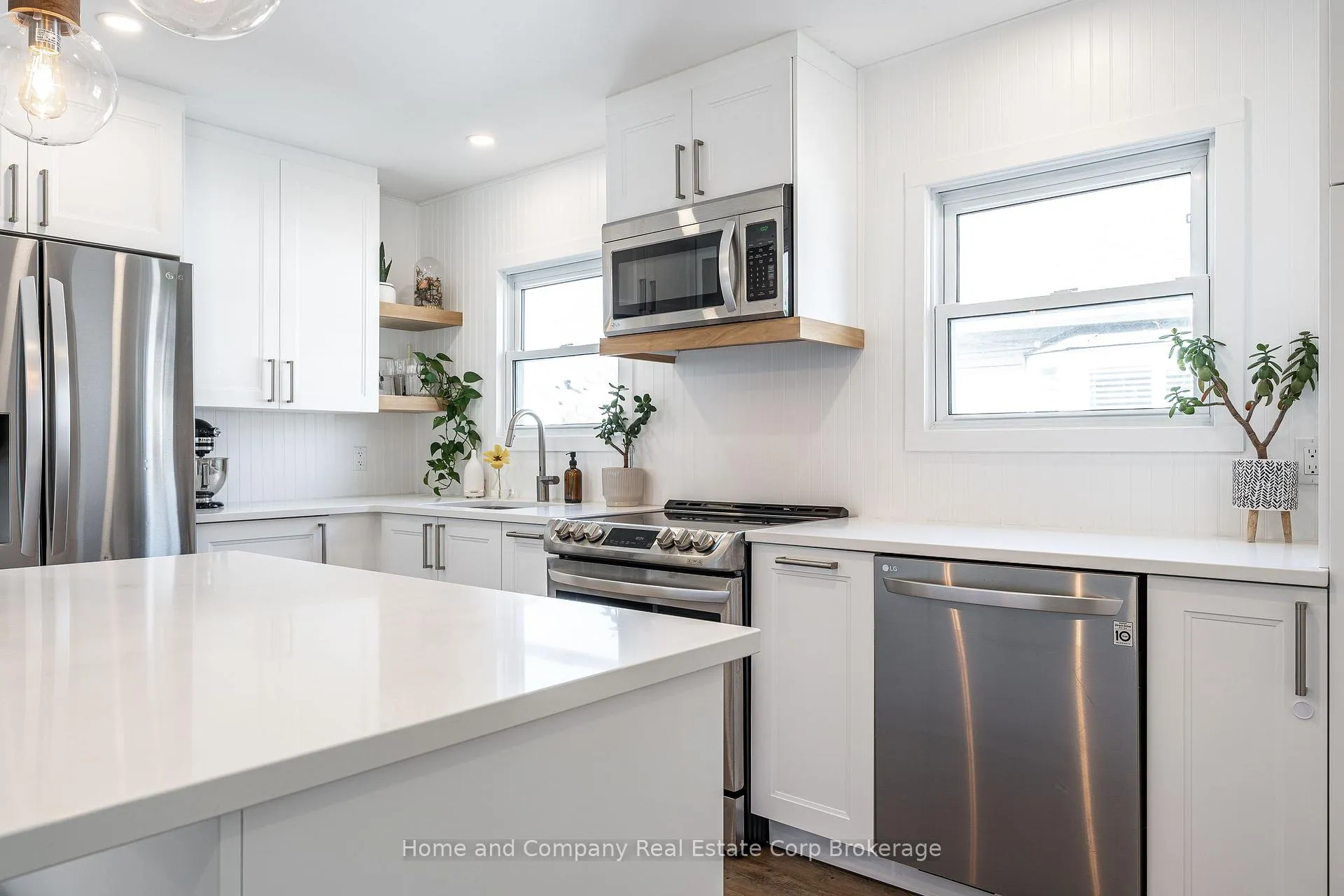 Photo 10 of 577 Albert Street, Stratford — HOMEH