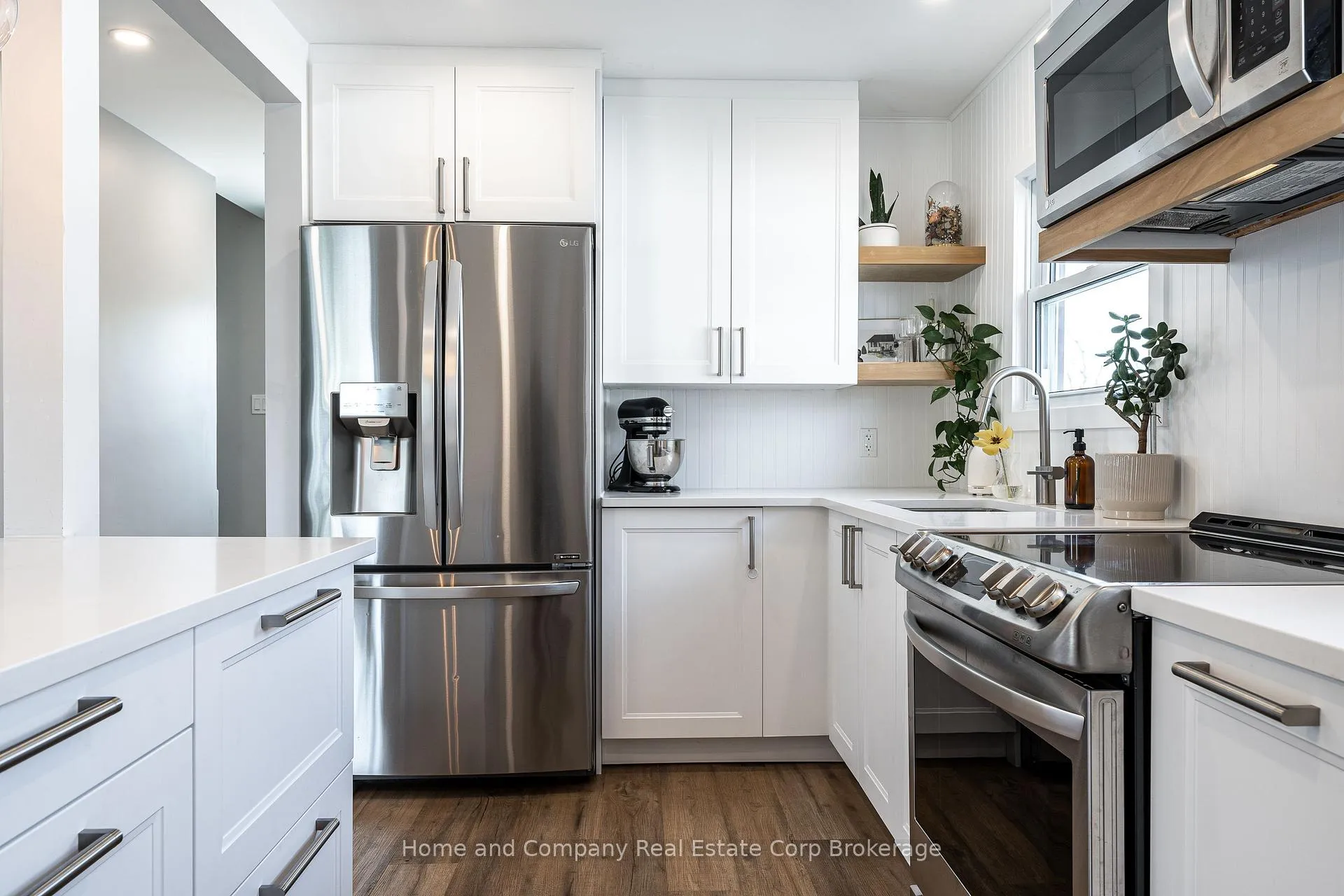 Photo 11 of 577 Albert Street, Stratford — HOMEH