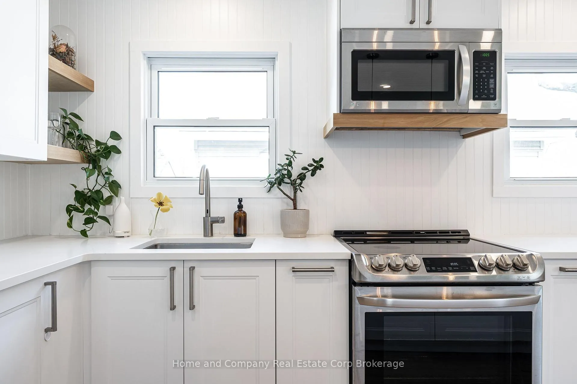 Photo 12 of 577 Albert Street, Stratford — HOMEH