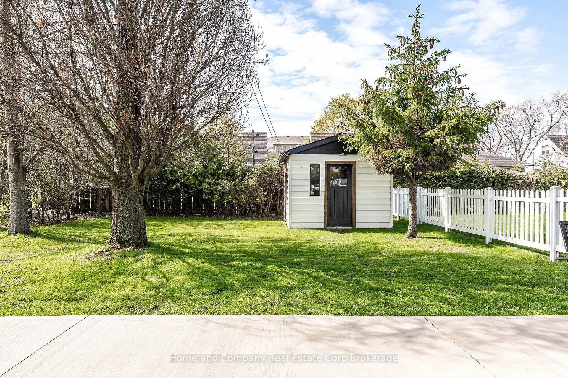 Photo 26 of 577 Albert Street, Stratford — HOMEH