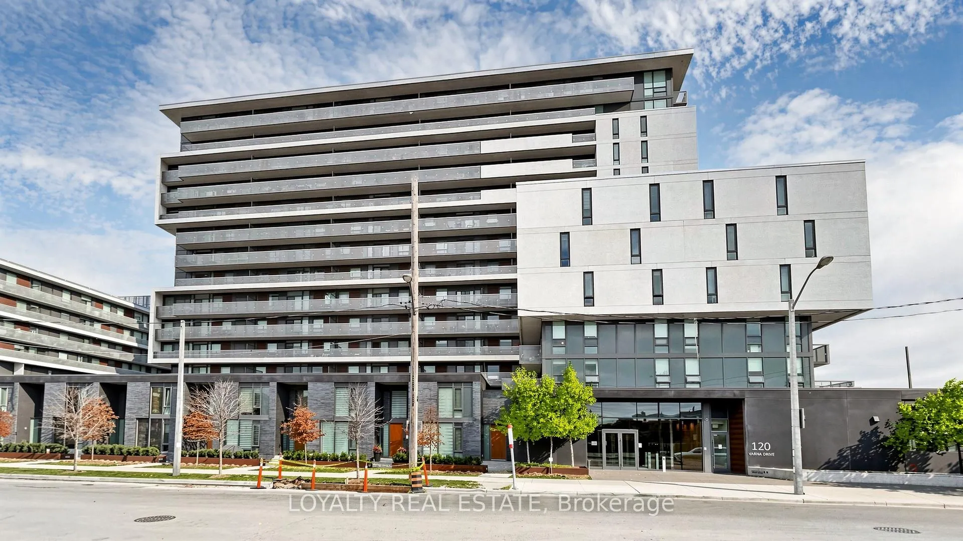 Photo 3 of Unit 1207, 120 Varna Drive, Toronto, Englemount-Lawrence — HOMEH