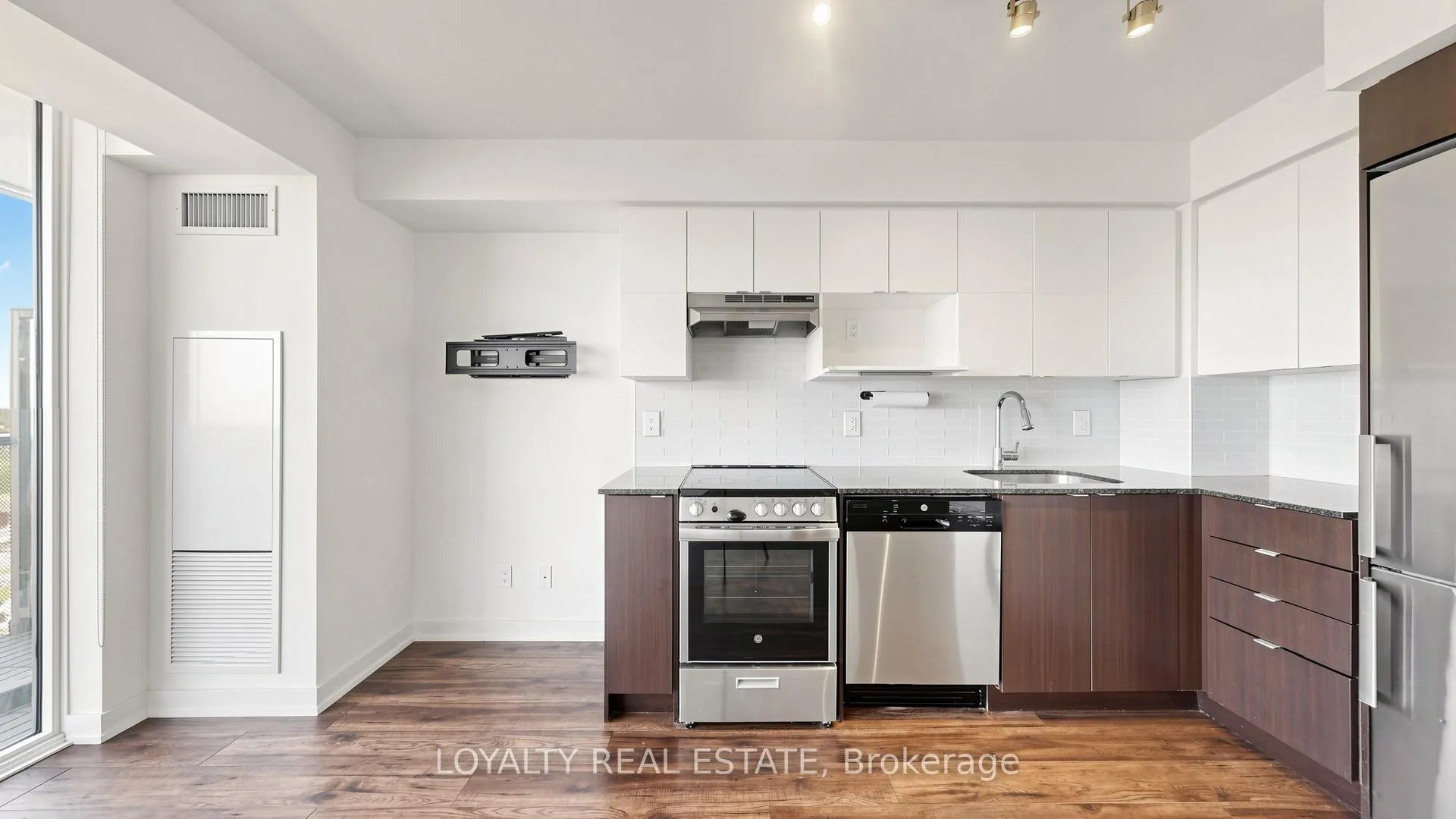Photo 20 of Unit 1207, 120 Varna Drive, Toronto, Englemount-Lawrence — HOMEH