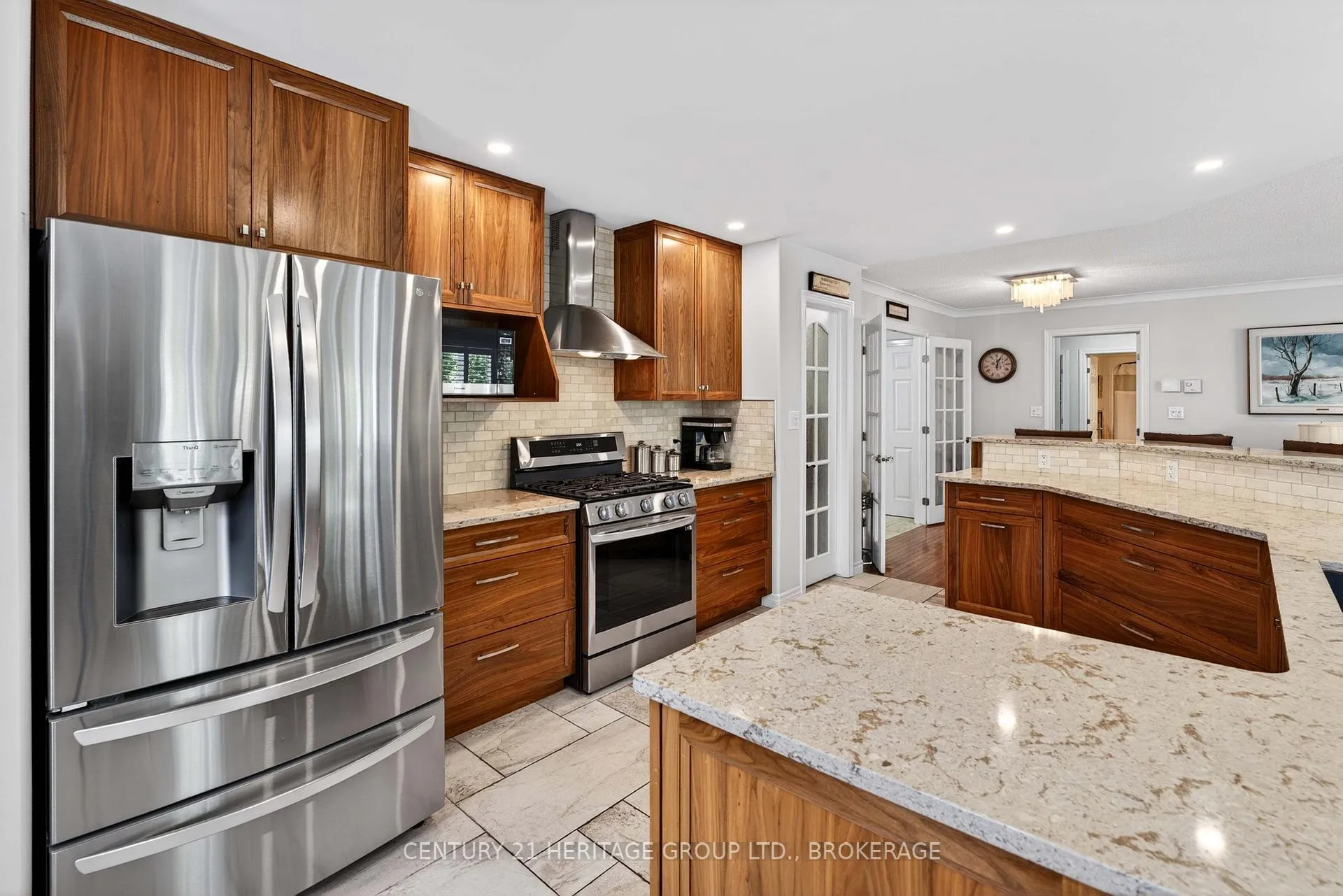 Photo 10 of 209 Smuggler's Cove Drive, Kingston, City Southwest — HOMEH