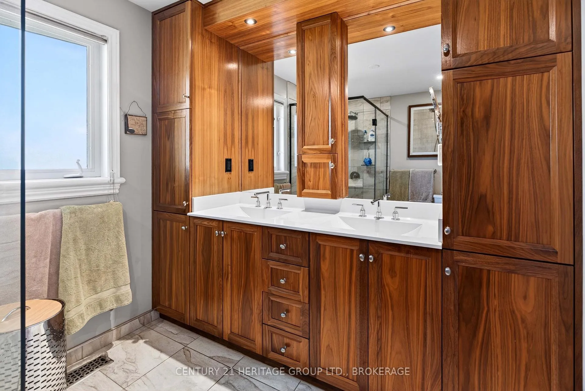 Photo 18 of 209 Smuggler's Cove Drive, Kingston, City Southwest — HOMEH