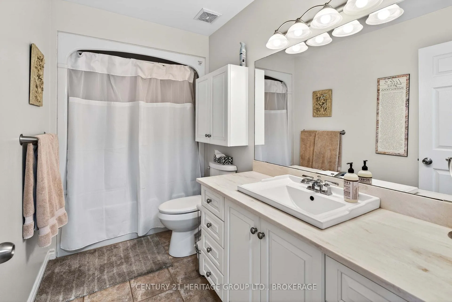 Photo 28 of 209 Smuggler's Cove Drive, Kingston, City Southwest — HOMEH