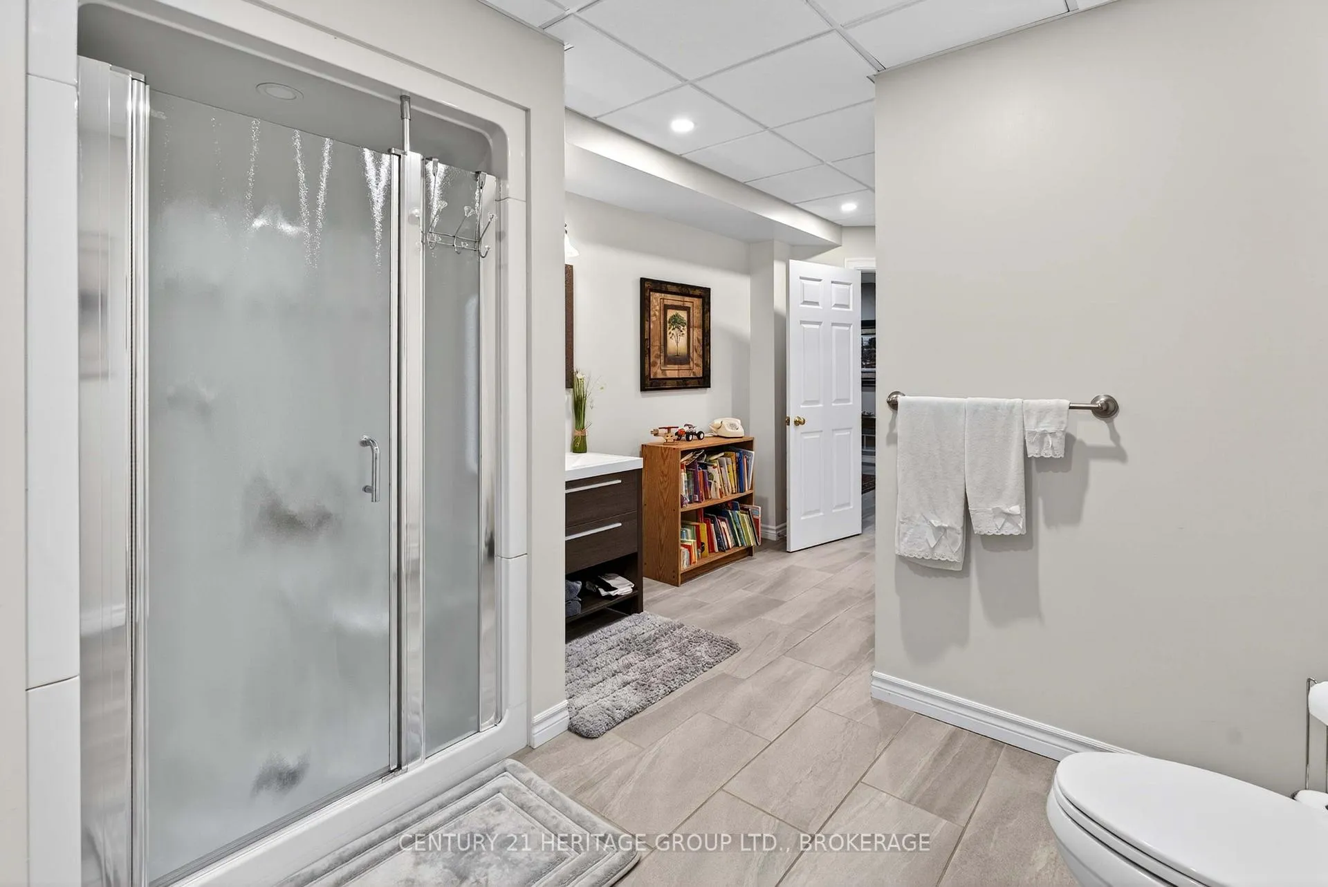 Photo 36 of 209 Smuggler's Cove Drive, Kingston, City Southwest — HOMEH