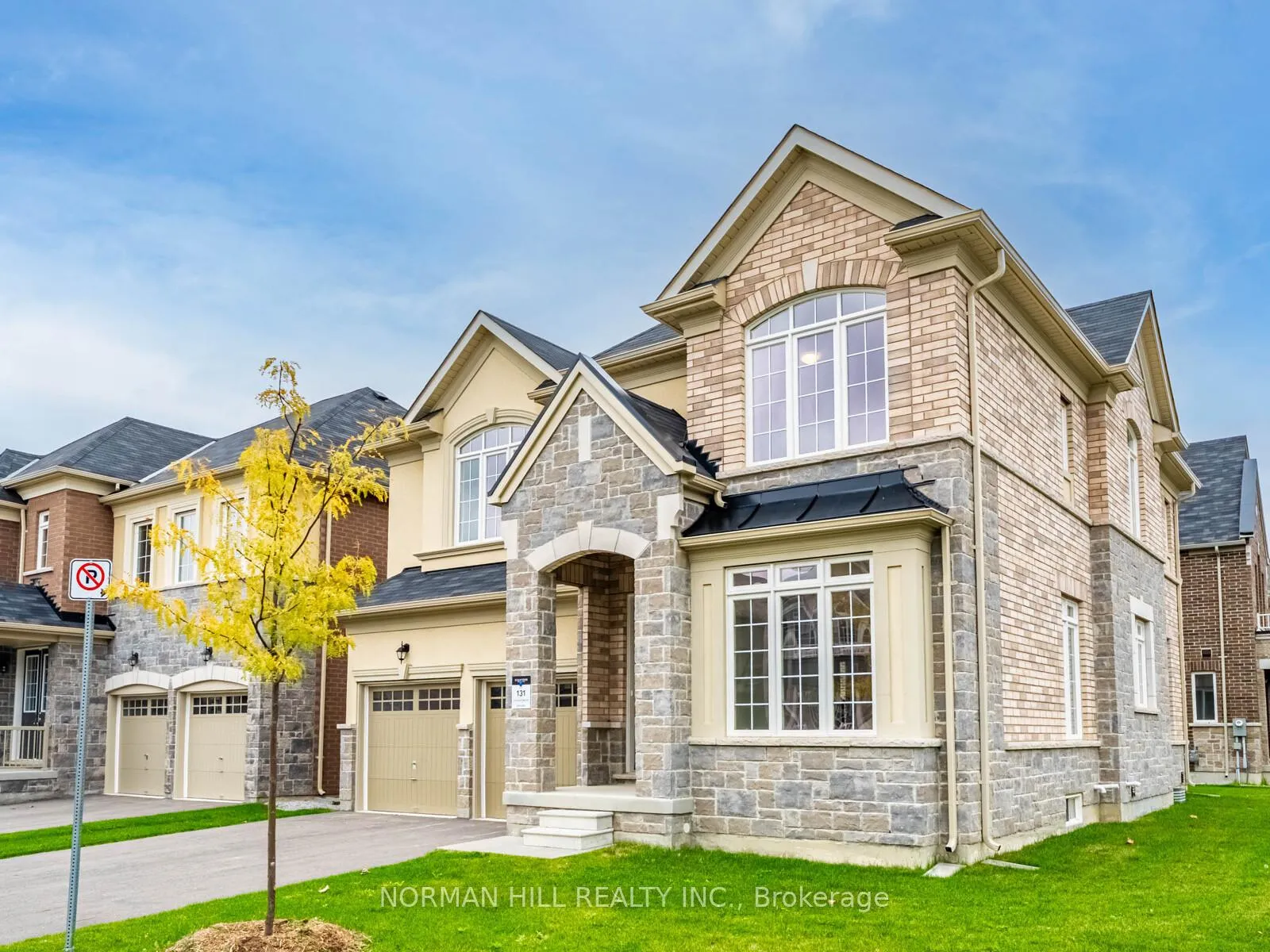 Photo 2 of 23 Lilestone Drive, Brampton, Credit Valley — HOMEH