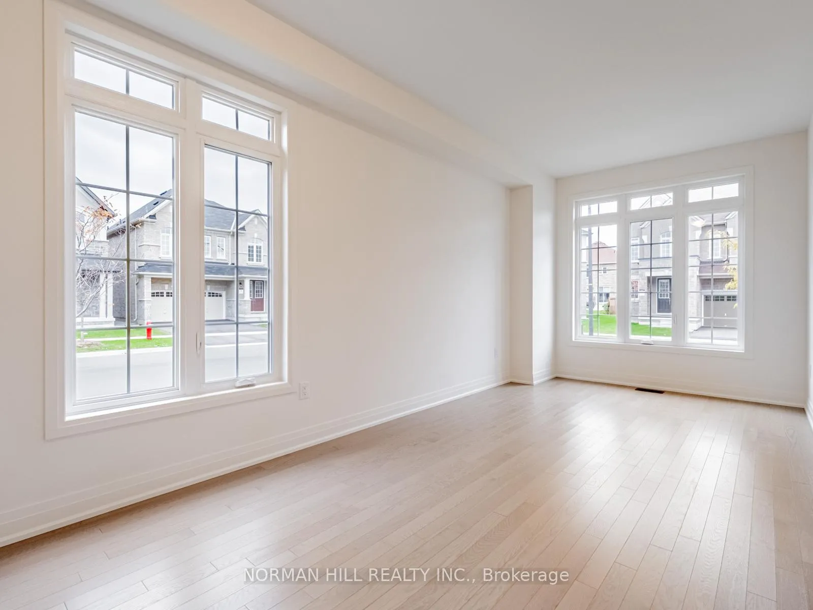 Photo 7 of 23 Lilestone Drive, Brampton, Credit Valley — HOMEH