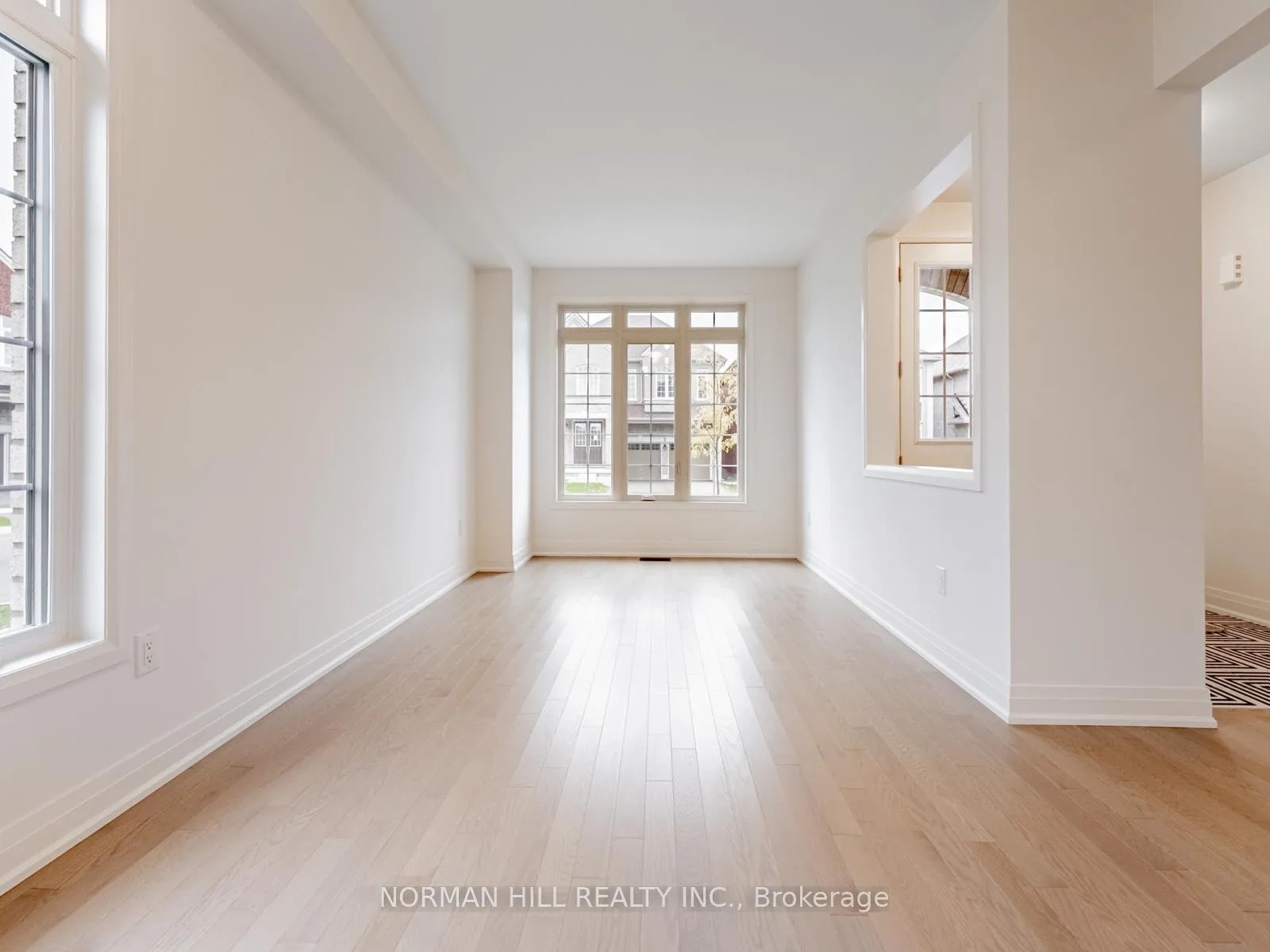 Photo 8 of 23 Lilestone Drive, Brampton, Credit Valley — HOMEH