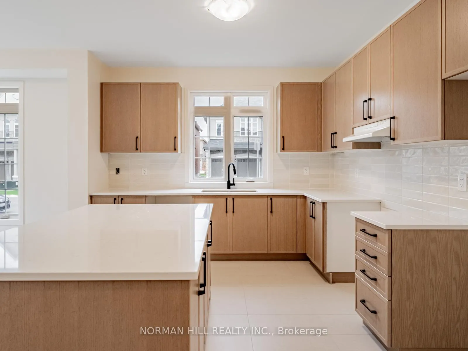Photo 12 of 23 Lilestone Drive, Brampton, Credit Valley — HOMEH