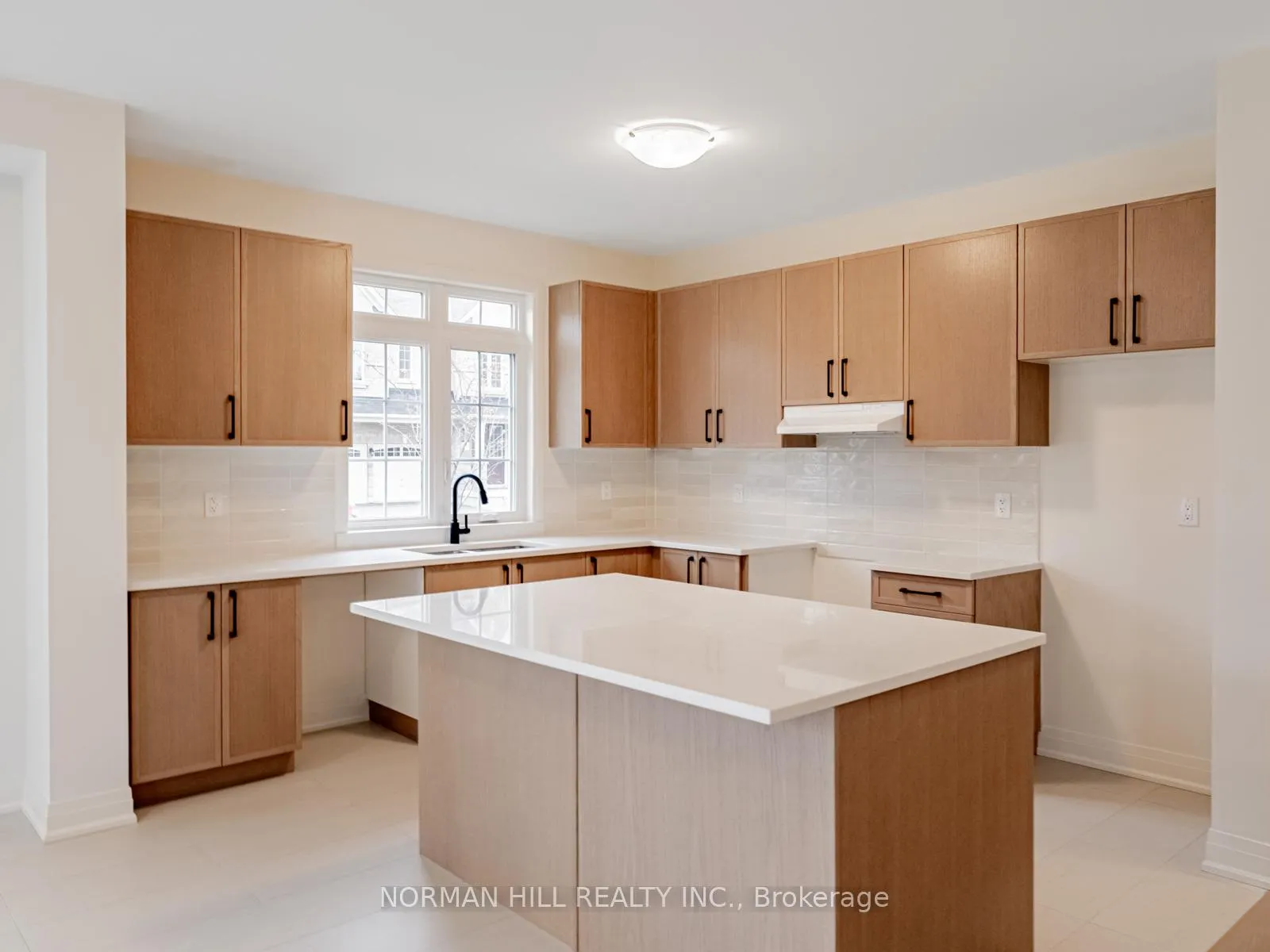 Photo 13 of 23 Lilestone Drive, Brampton, Credit Valley — HOMEH