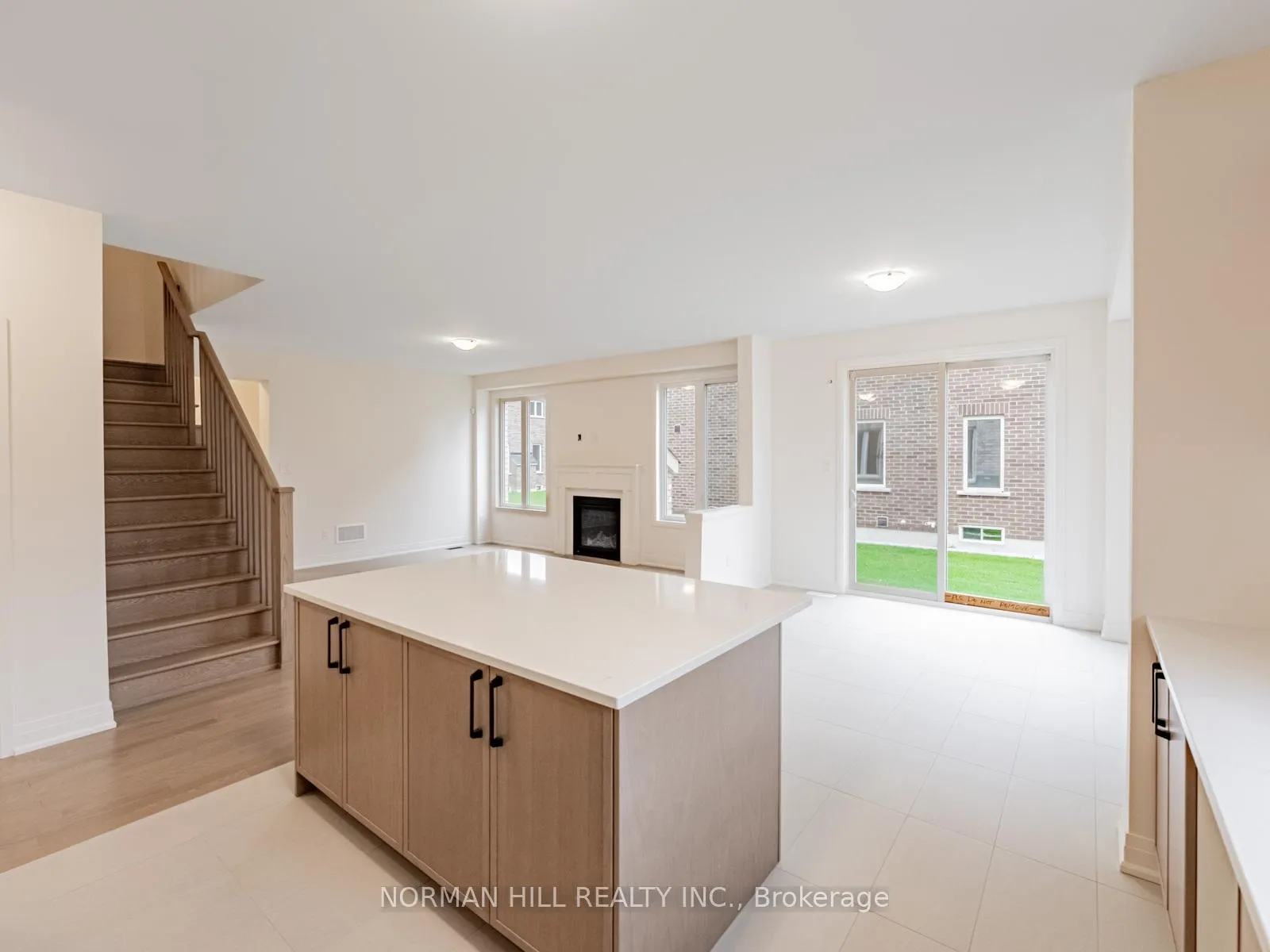 Photo 15 of 23 Lilestone Drive, Brampton, Credit Valley — HOMEH