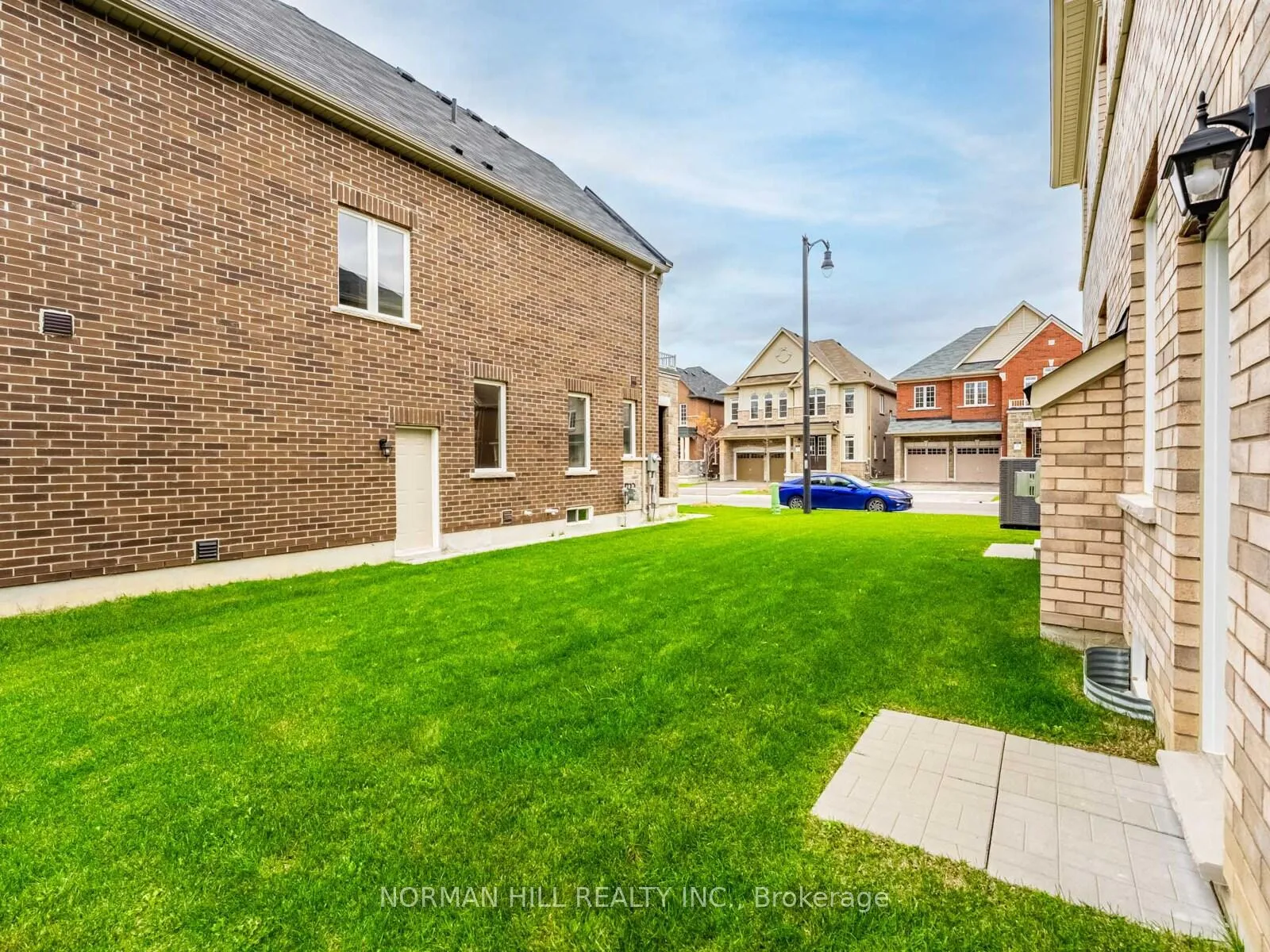 Photo 38 of 23 Lilestone Drive, Brampton, Credit Valley — HOMEH