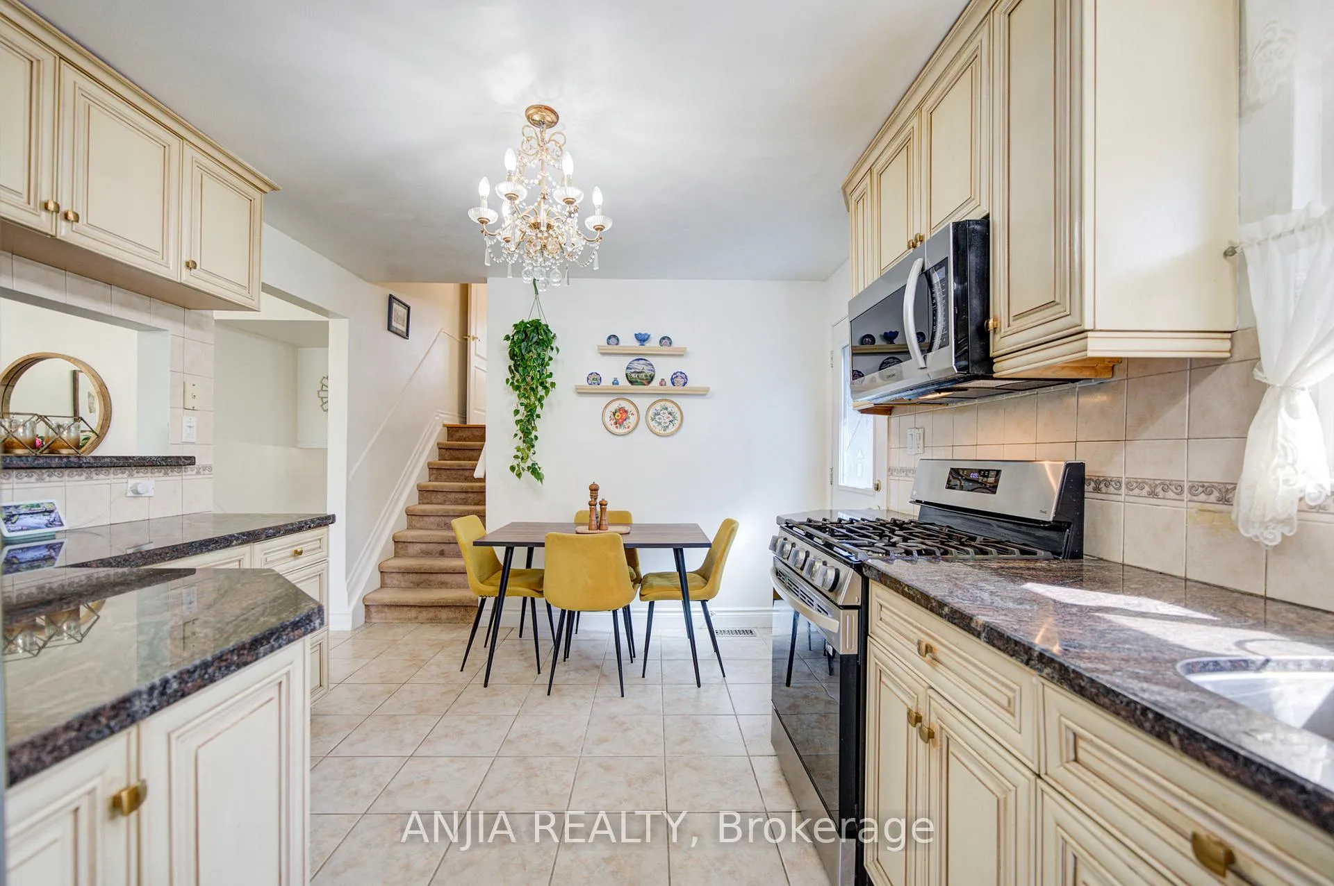 Photo 10 of 24 Friar Tuck Road, Markham, Bullock — HOMEH
