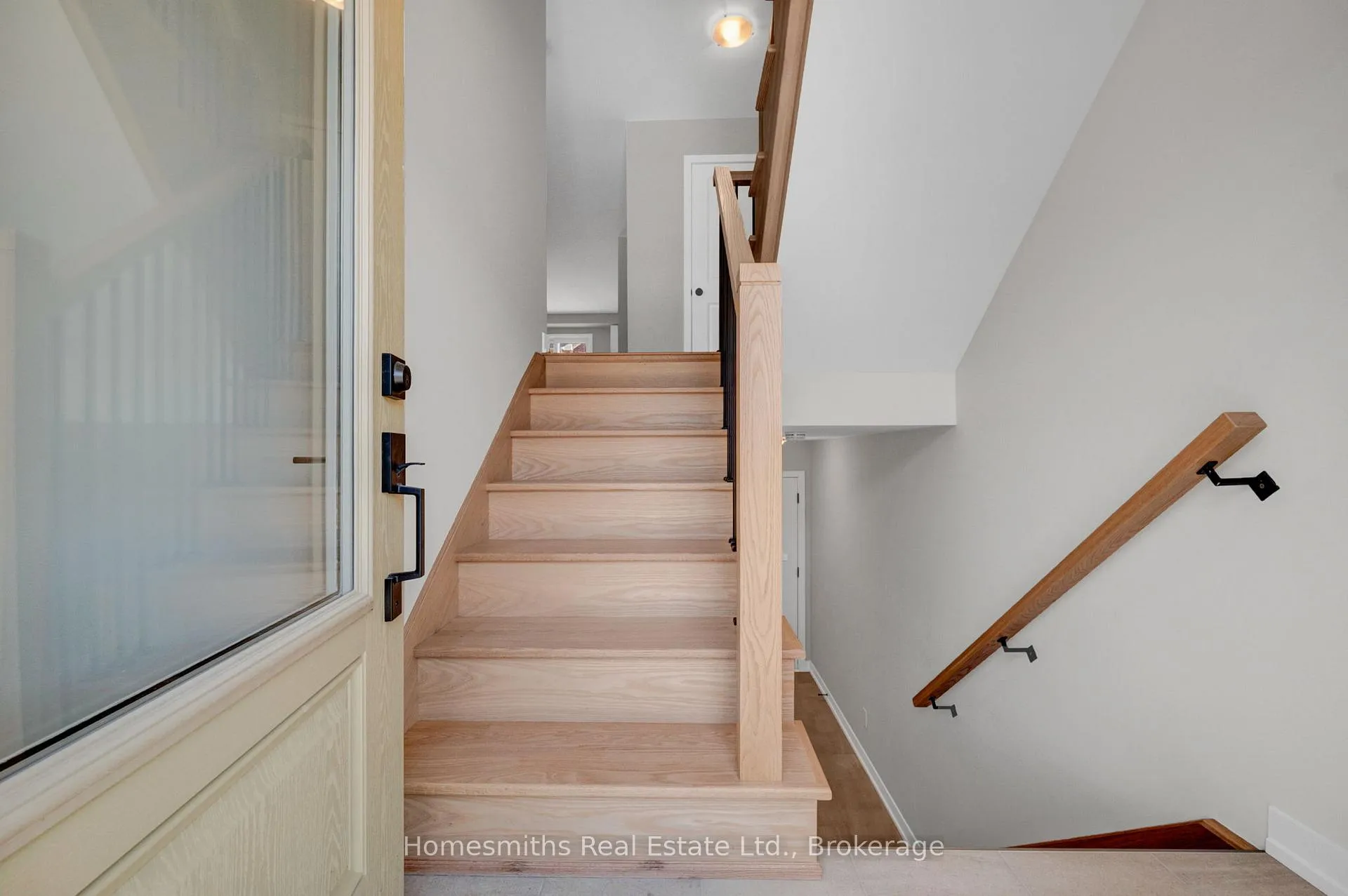 Photo 2 of 14 Nady Lane, Clarington, Newcastle — HOMEH