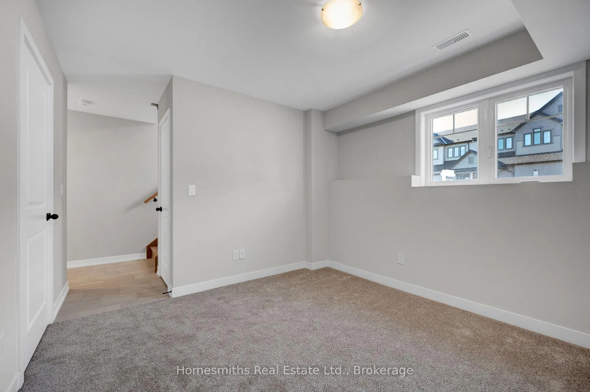 Photo 4 of 14 Nady Lane, Clarington, Newcastle — HOMEH