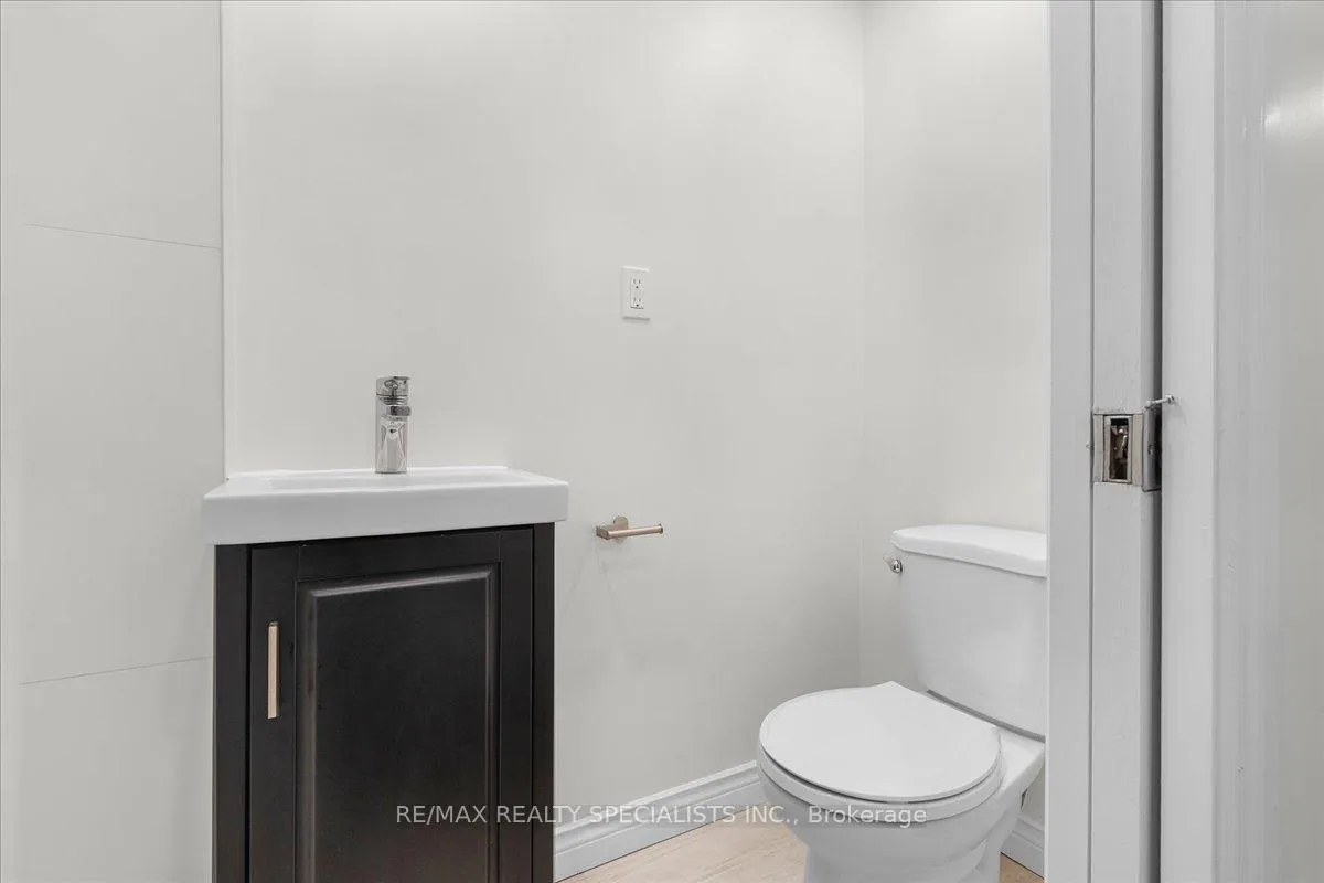 Photo 32 of 56 Nash Road S, Hamilton, Corman — HOMEH