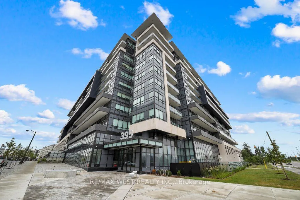 Front of Unit 119, 395 Dundas Street W